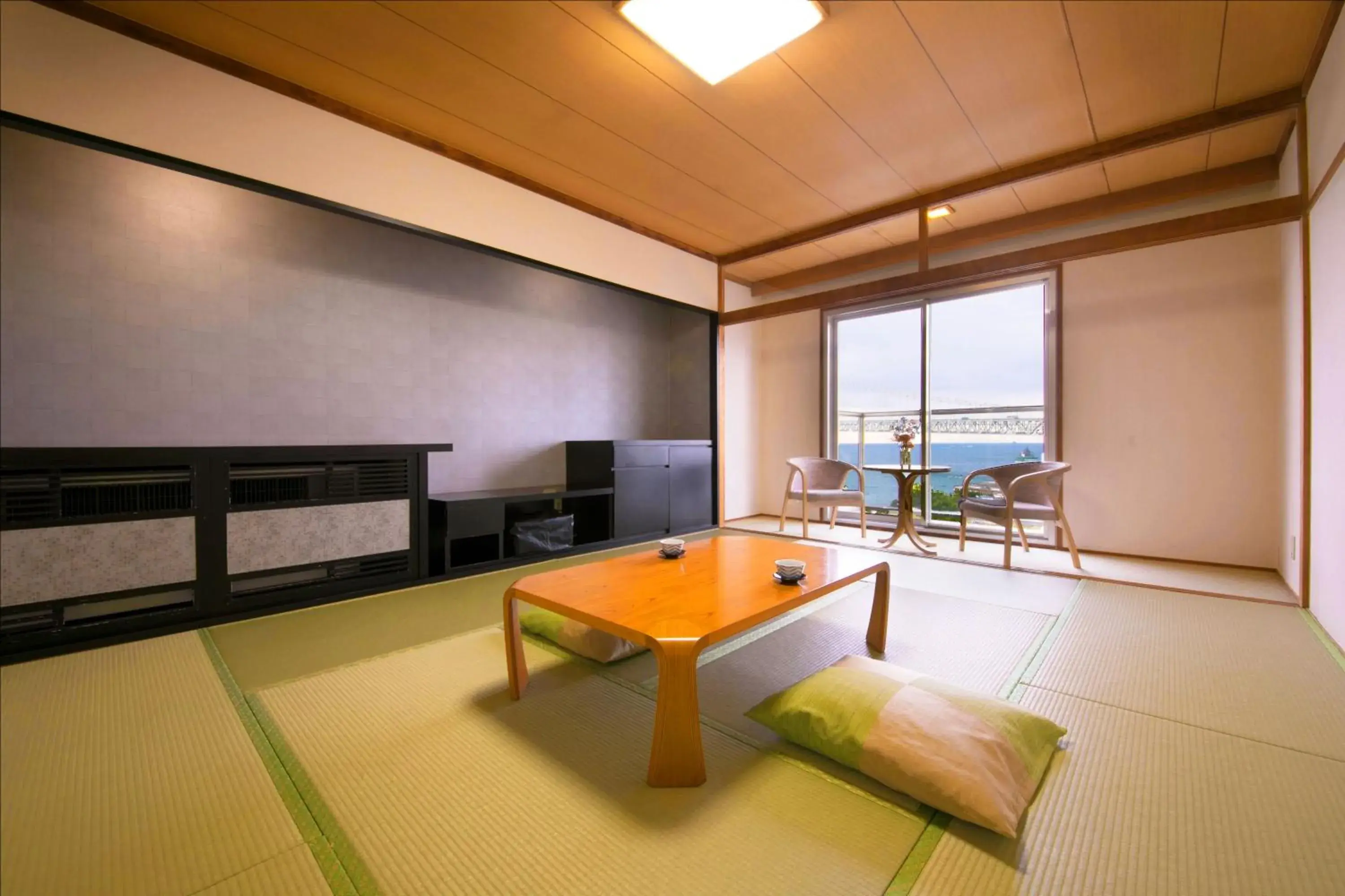 Photo of the whole room, Billiards in Seaside Hotel Maiko Villa Kobe