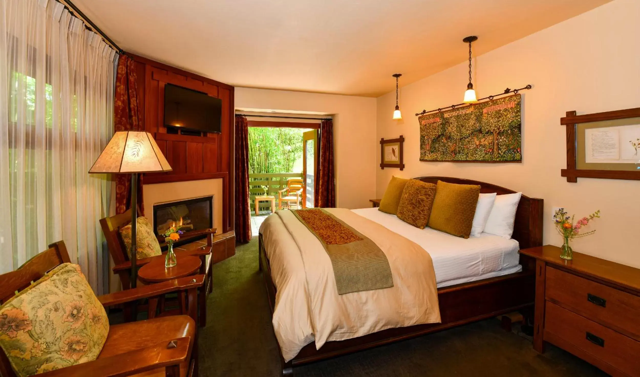 Bedroom, Bed in Blackbird Inn Bedroom, Bed in Blackbird Inn