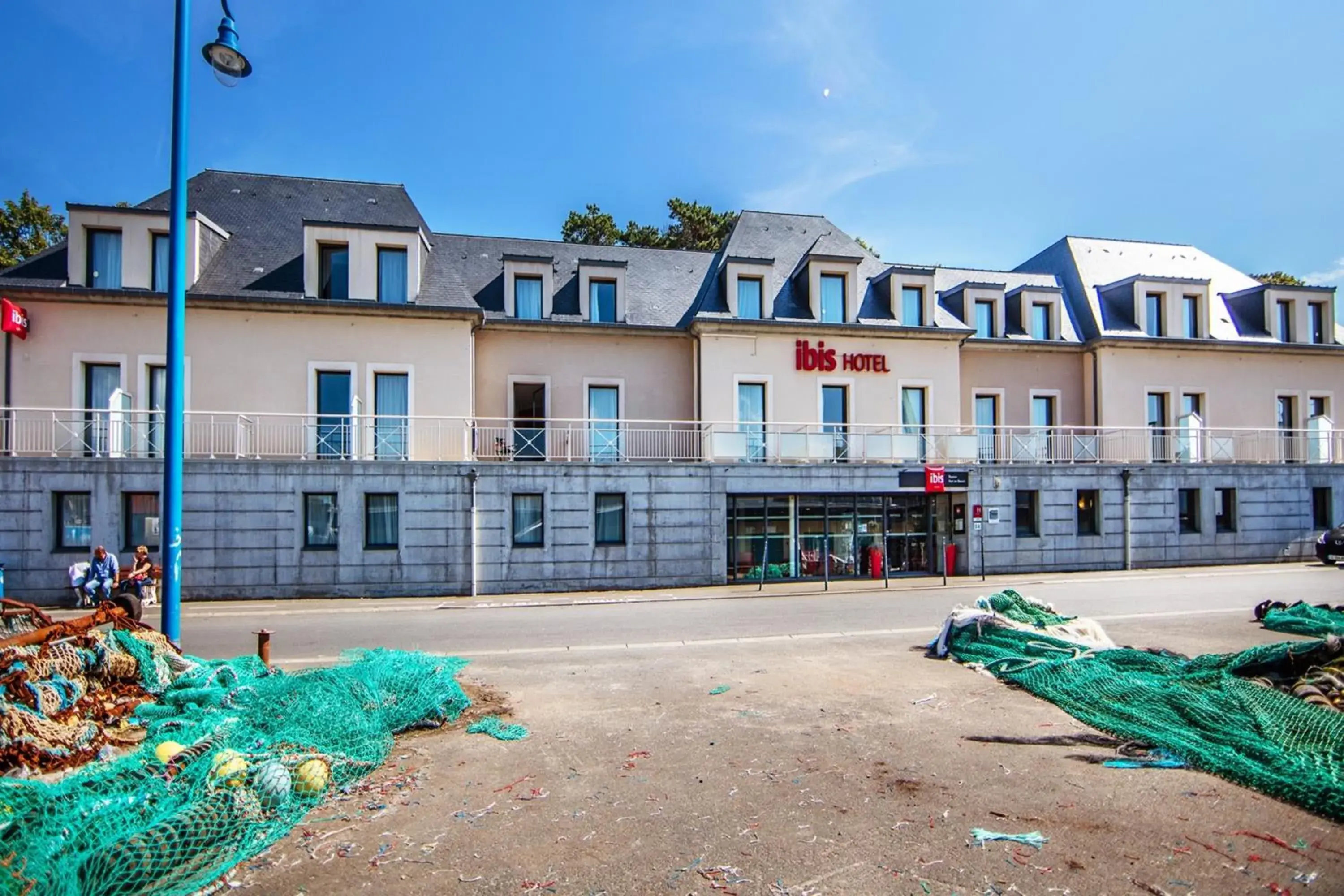 Facade/entrance, Property Building in ibis Bayeux Port En Bessin