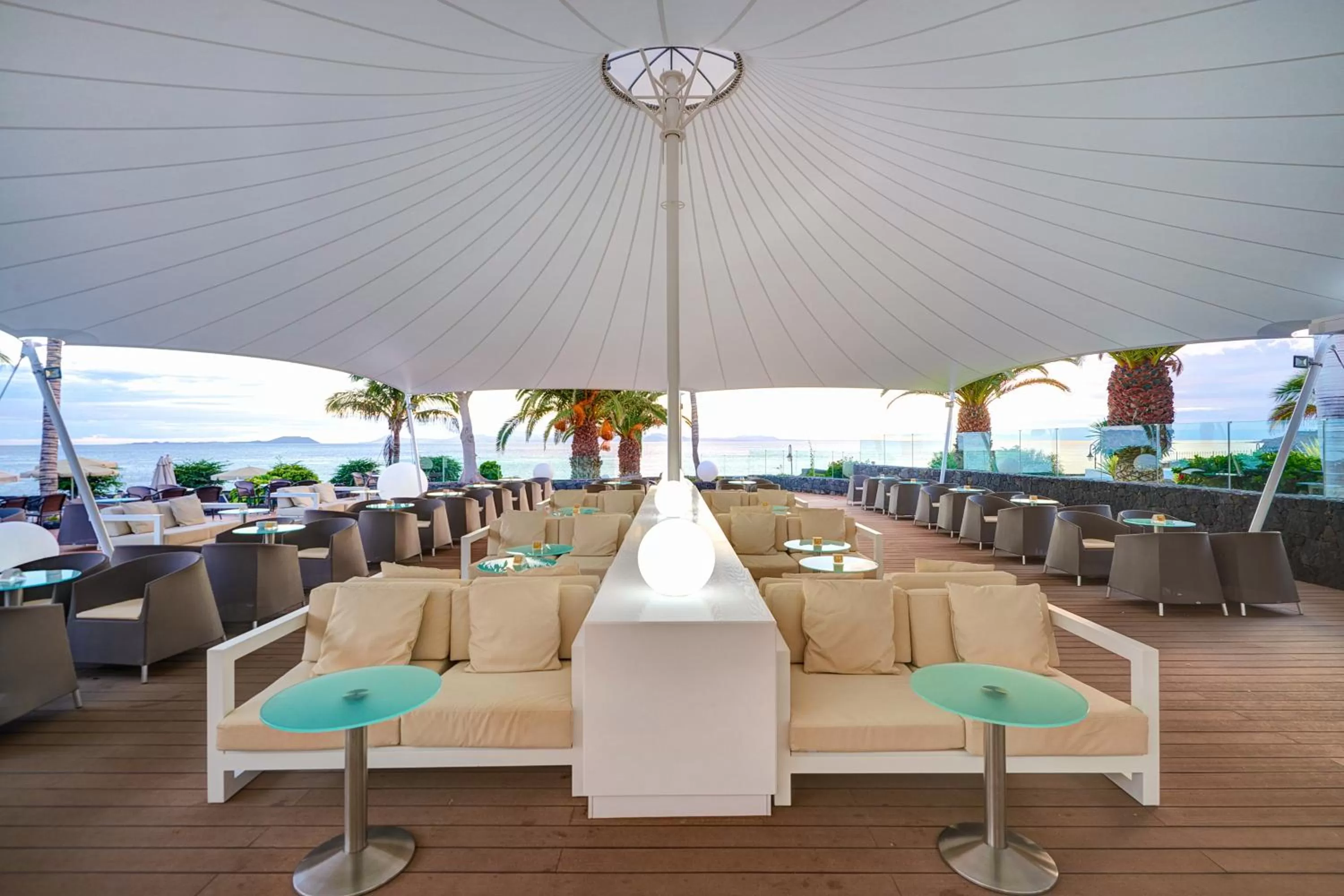 Lounge or bar in Hipotels Natura Palace Adults Only