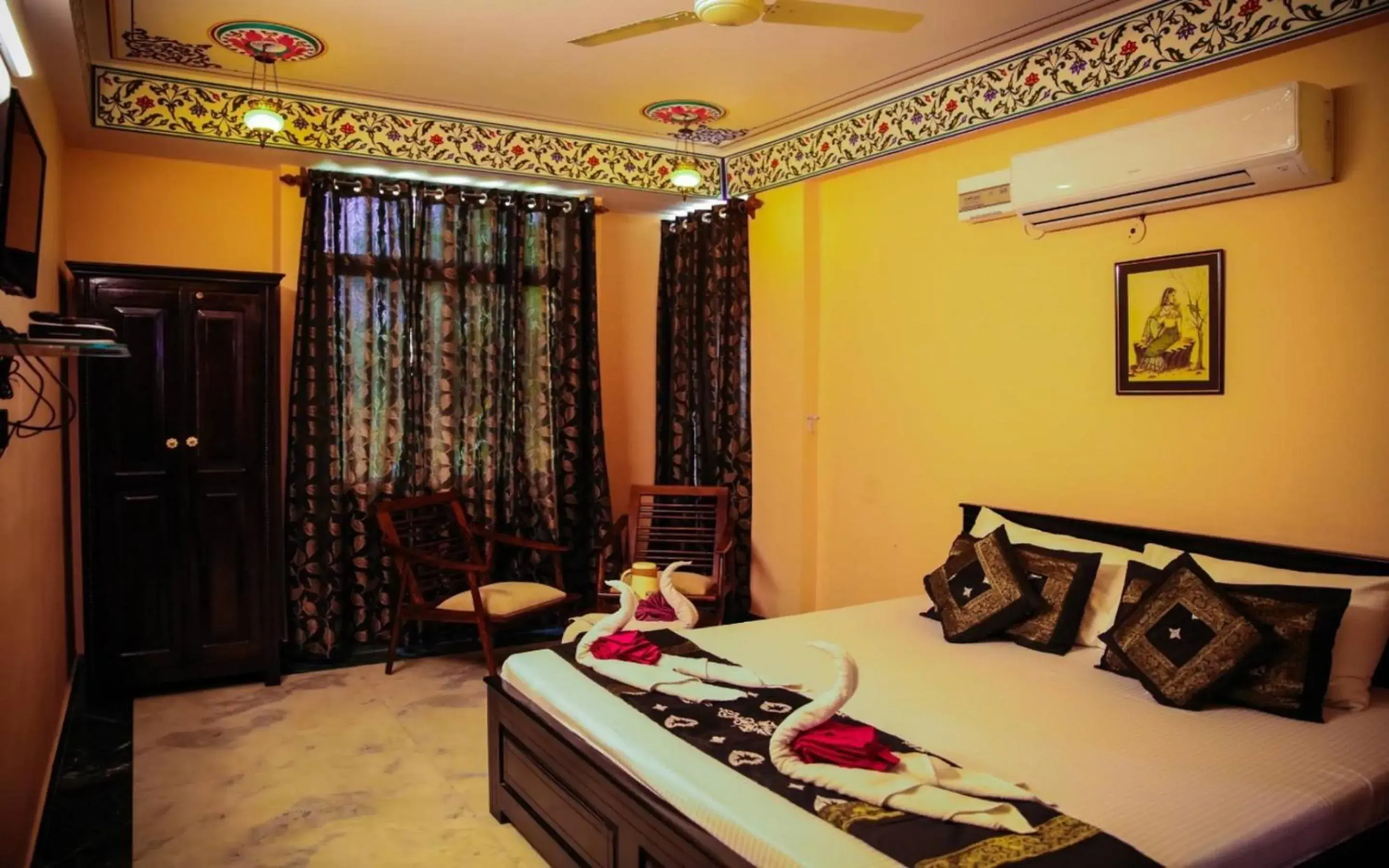 Bed in Nahar Singh Haveli Bed in Nahar Singh Haveli
