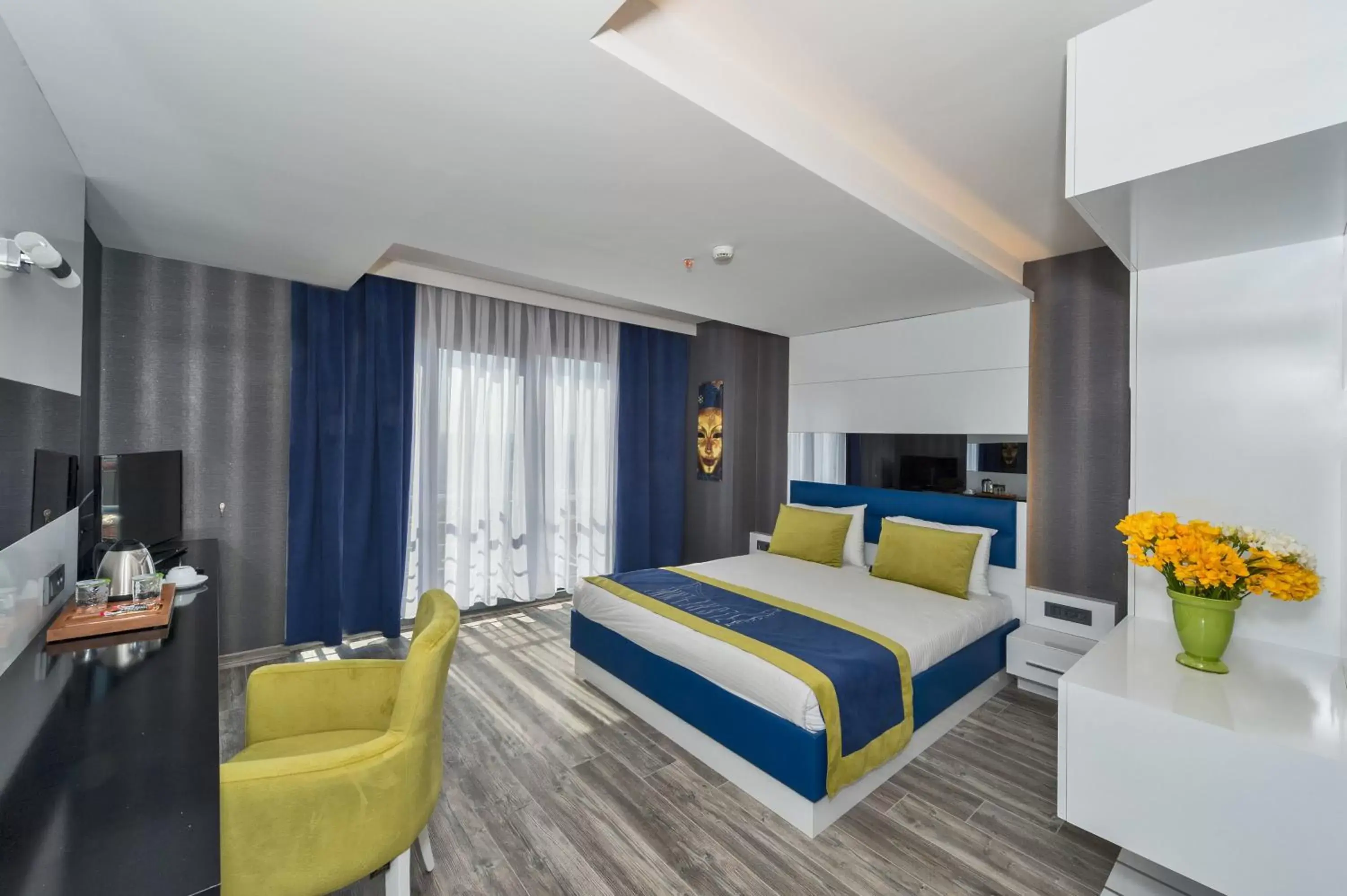 Photo of the whole room, Bed in Inntel Hotel Istanbul