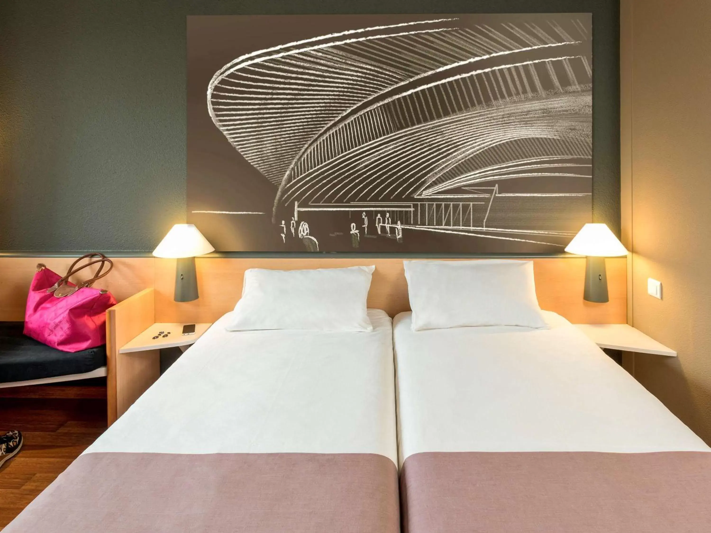 Photo of the whole room, Bed in ibis Liège Seraing Photo of the whole room, Bed in ibis Liège Seraing
