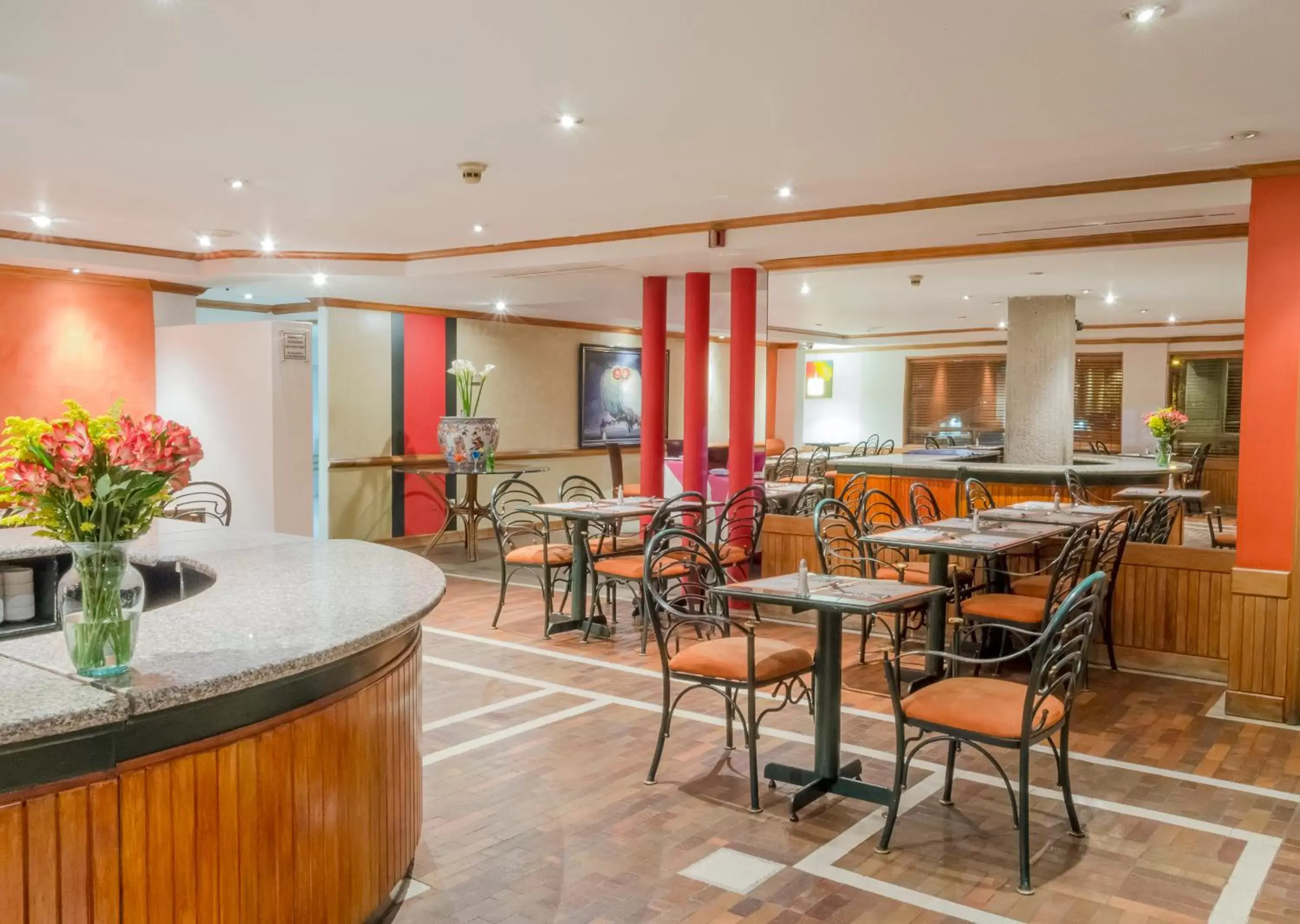 Restaurant/Places to Eat in Hotel Bogotá Regency Usaquén