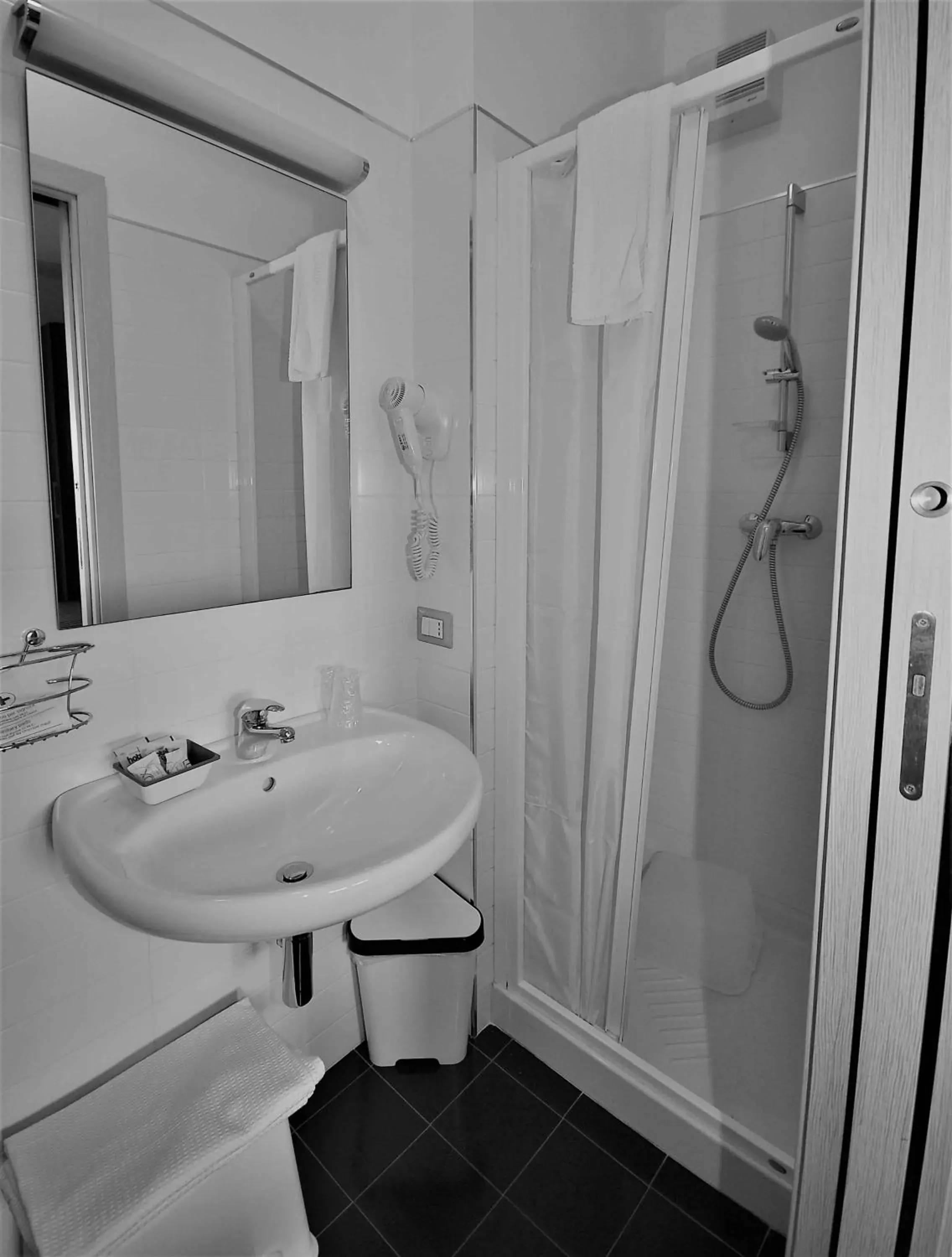 Shower, Bathroom in Hotel Miramare