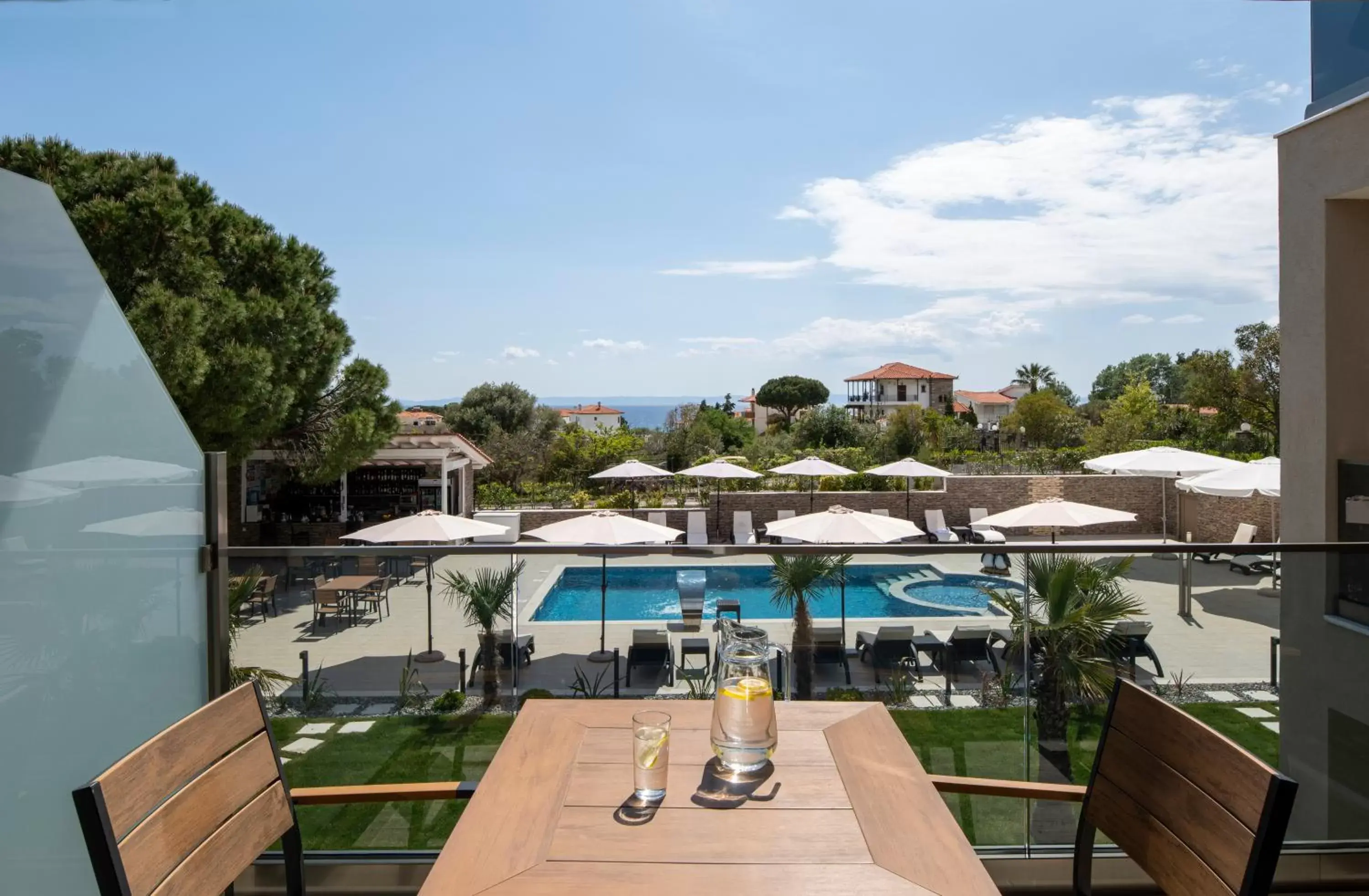 Balcony/Terrace, Swimming Pool in Villa Sara