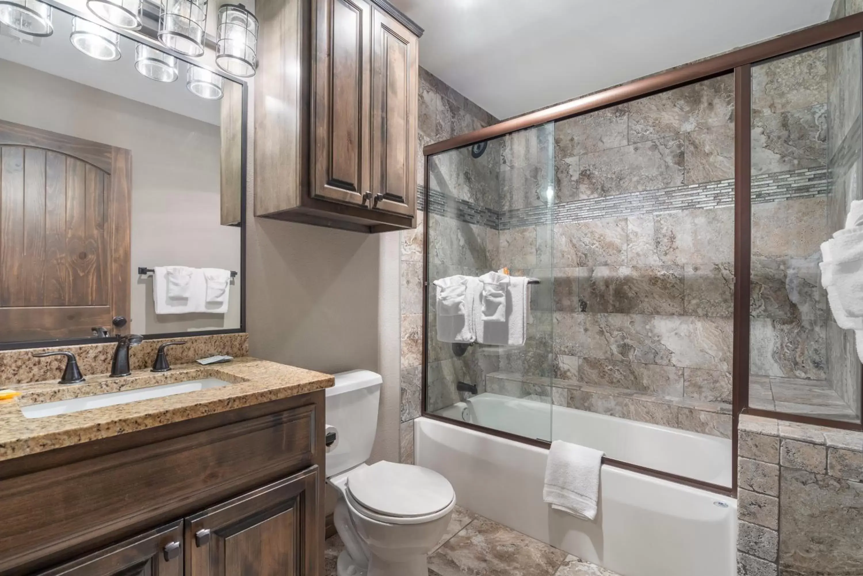 Bathroom in Table Rock Resorts at Indian Point