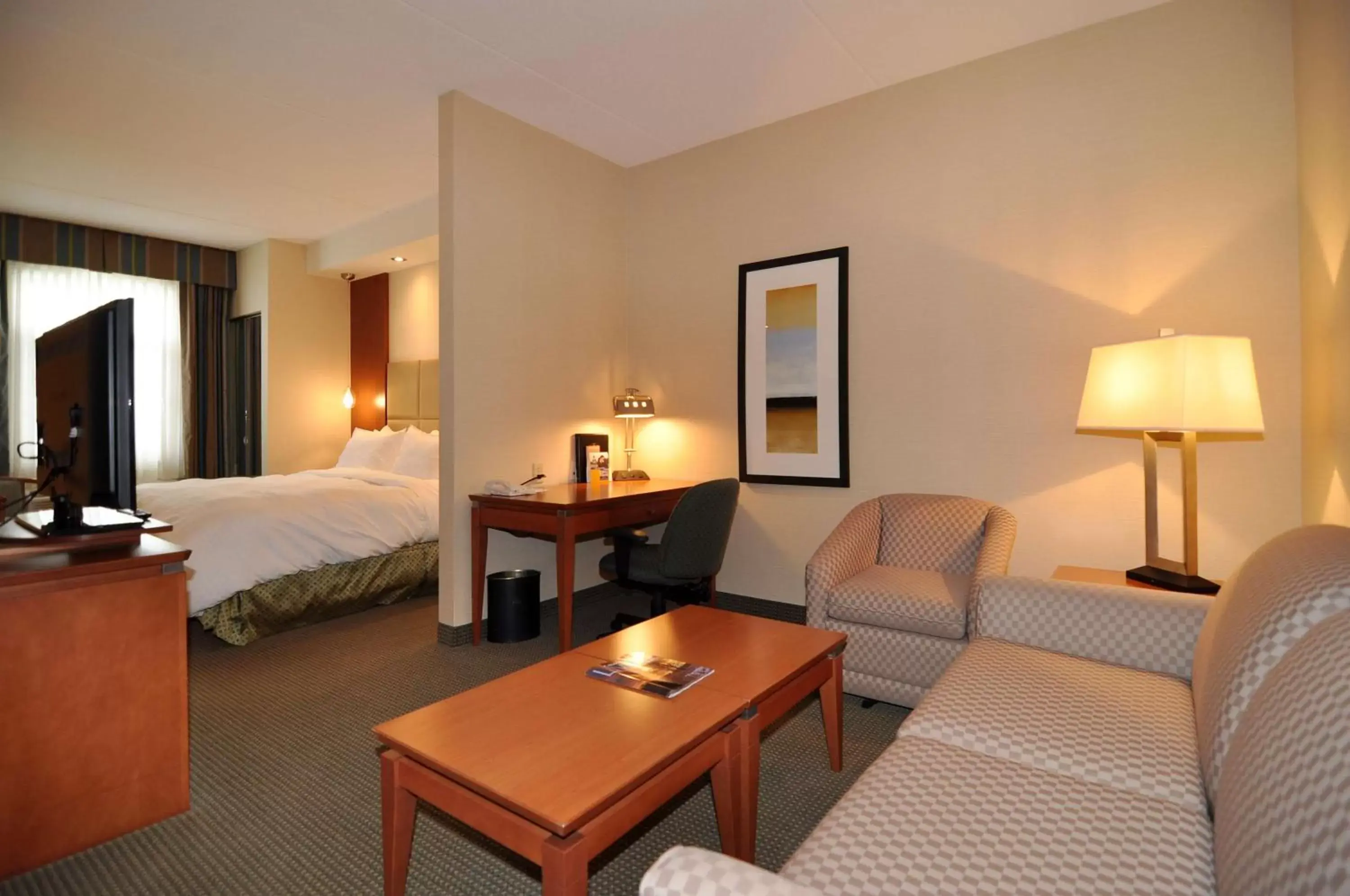 Photo of the whole room, Bed in Best Western Plus Orangeville Inn & Suites