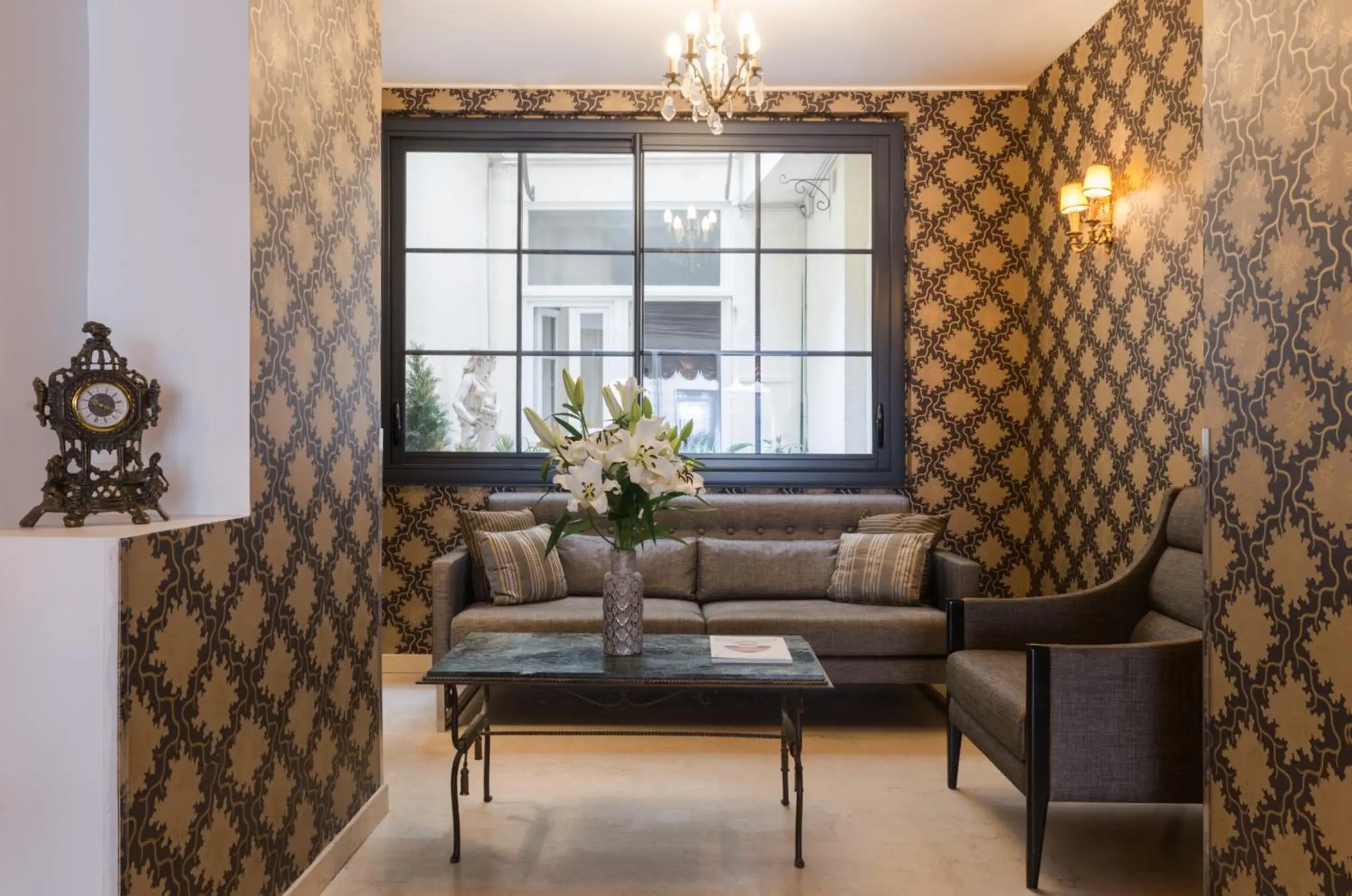 Lobby or reception in Hôtel Gaillon Opera Lobby or reception in Hôtel Gaillon Opera