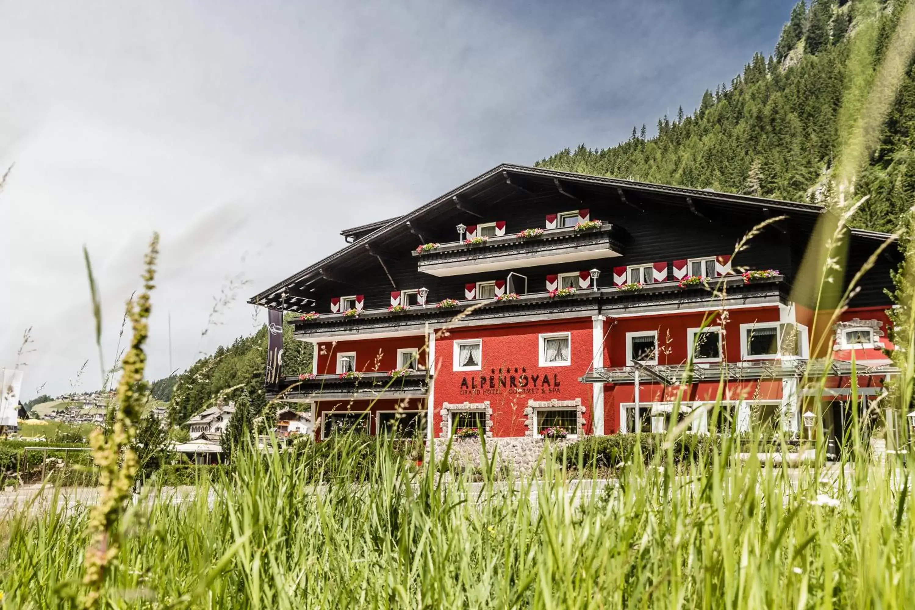 Facade/entrance, Property Building in Hotel Alpenroyal - The Leading Hotels of the World