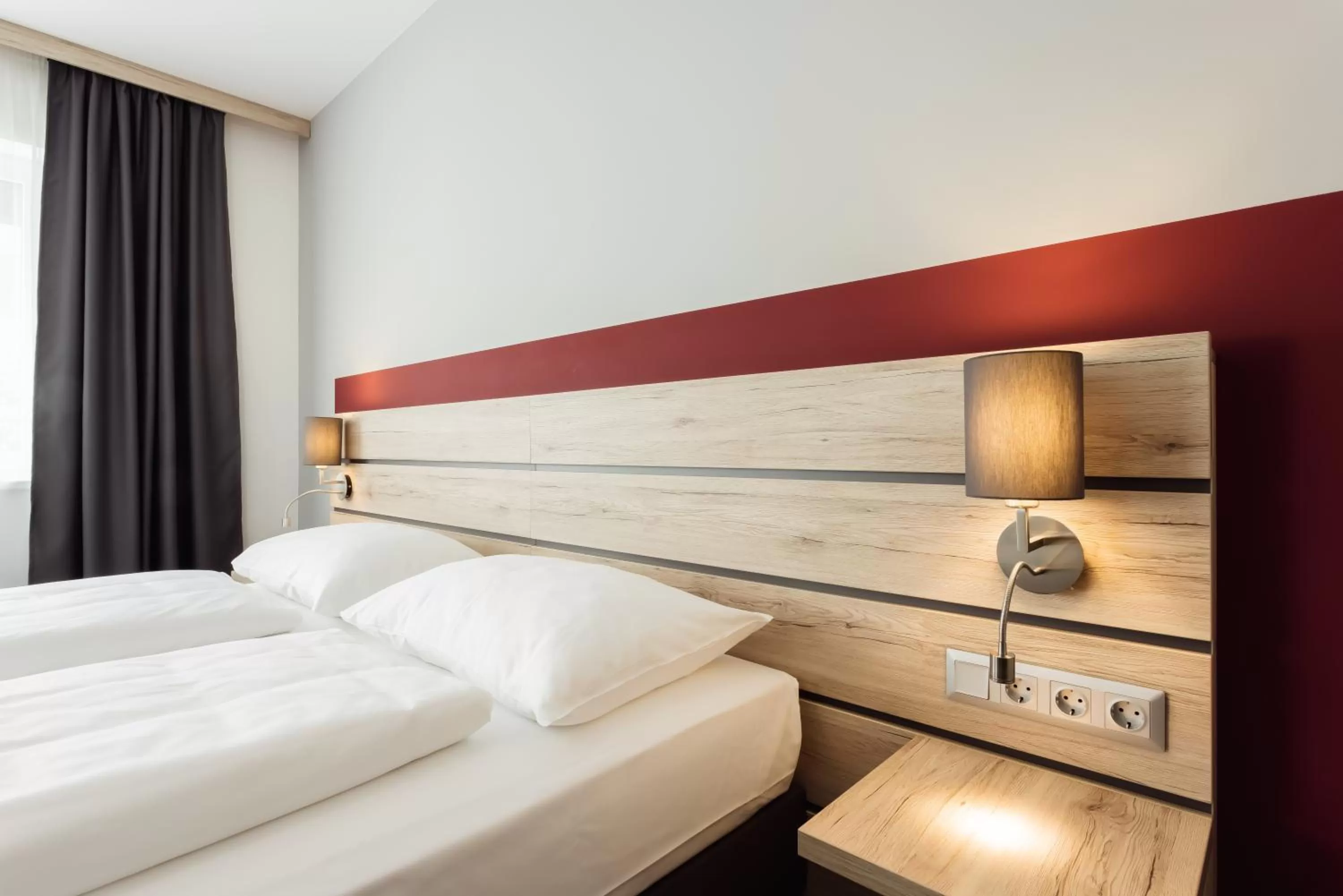 Staff, Bed in Hotel Smart Liv'in