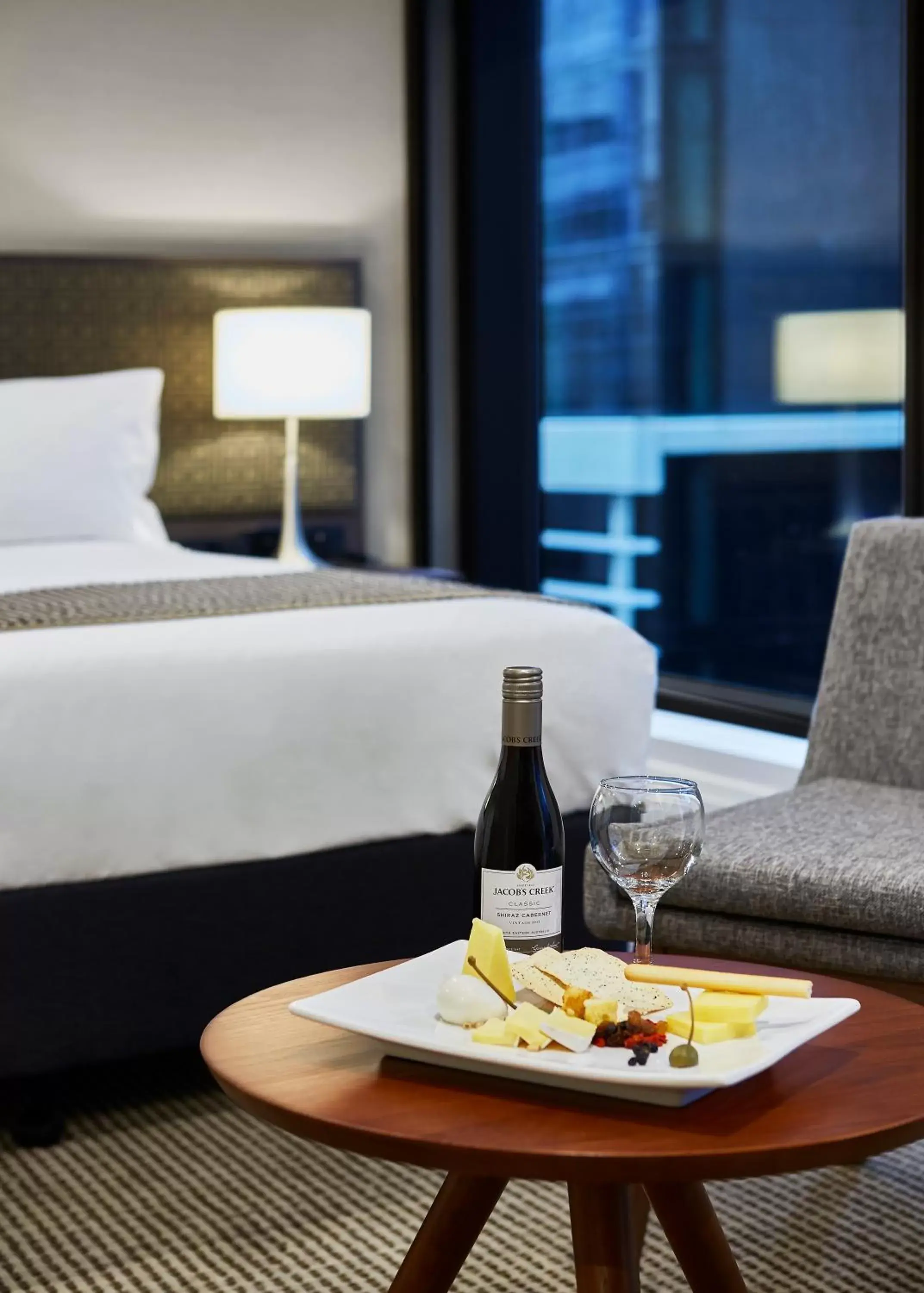 Bedroom, Food in Stamford Plaza Melbourne