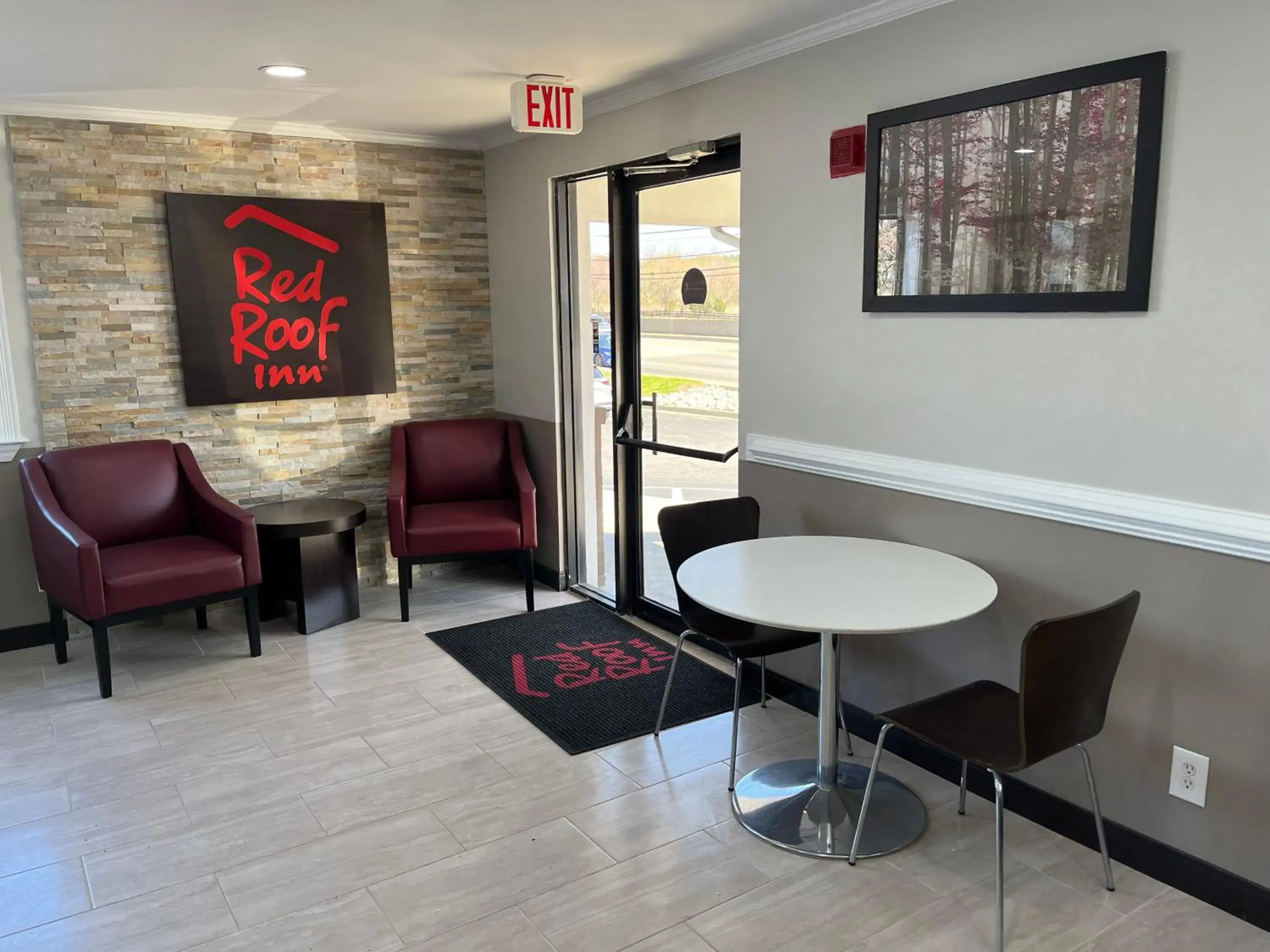 Lobby or reception in Red Roof Inn Suffolk