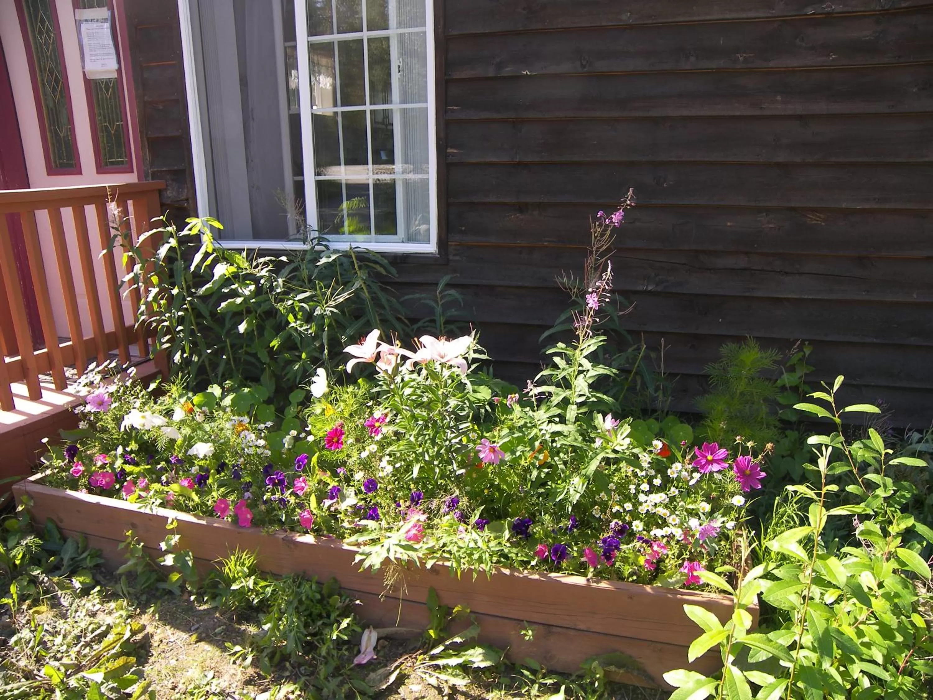 Property building in Grace and Bill's Freedom Hills B&B