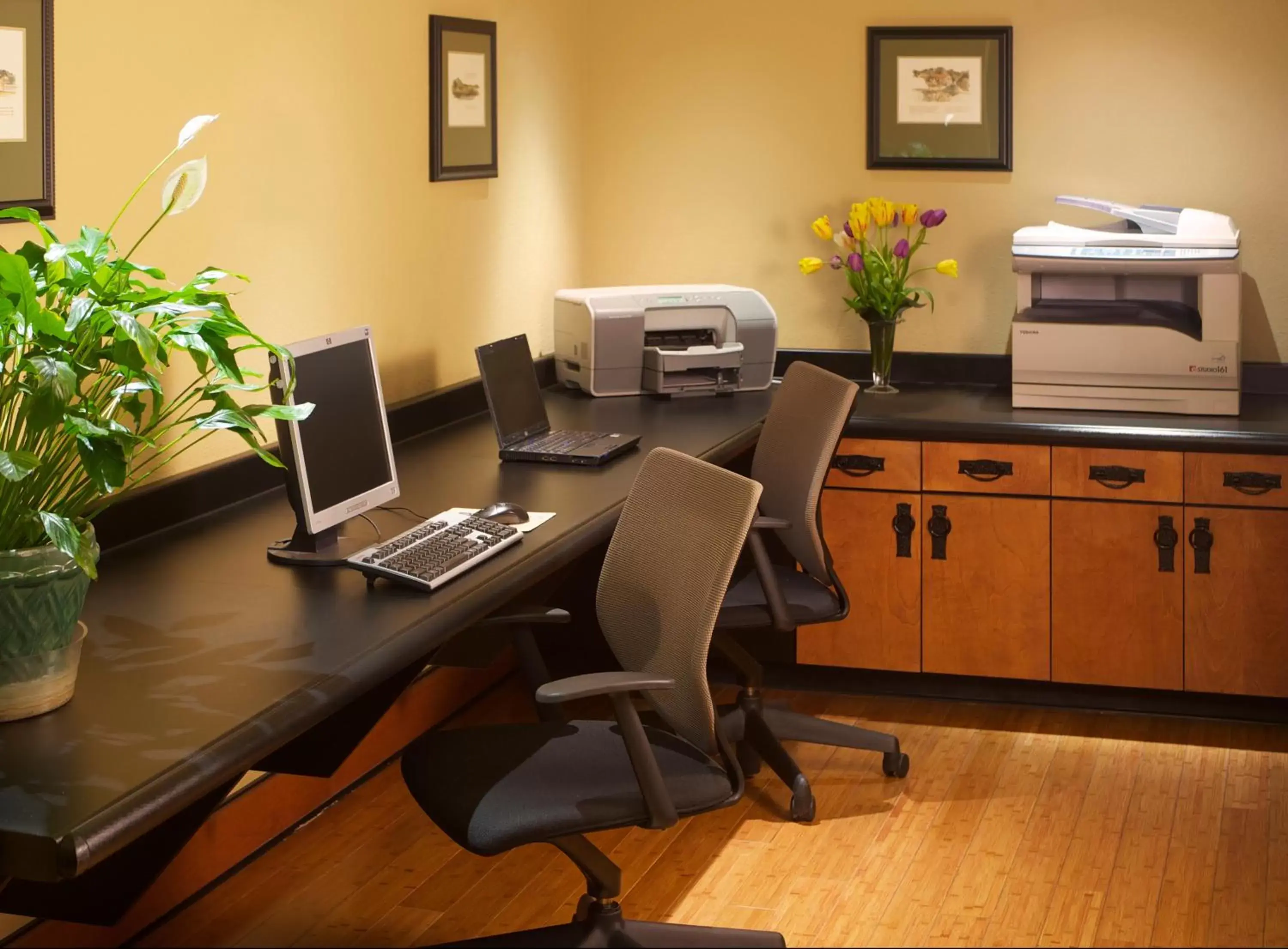 Business facilities, Business Area/Conference Room in Larkspur Landing Hillsboro-An All-Suite Hotel