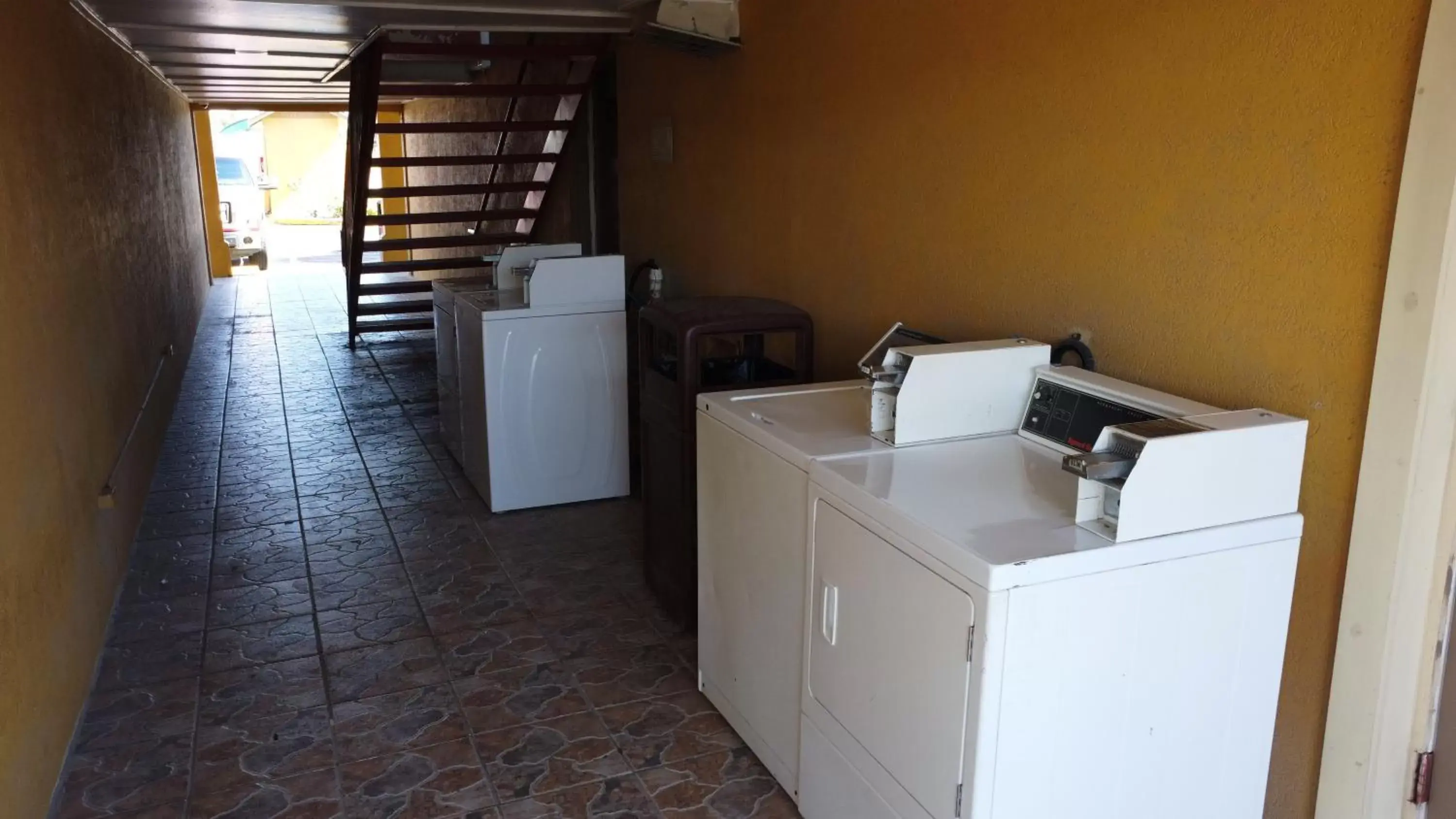 laundry in Super 8 by Wyndham Kingsville laundry in Super 8 by Wyndham Kingsville