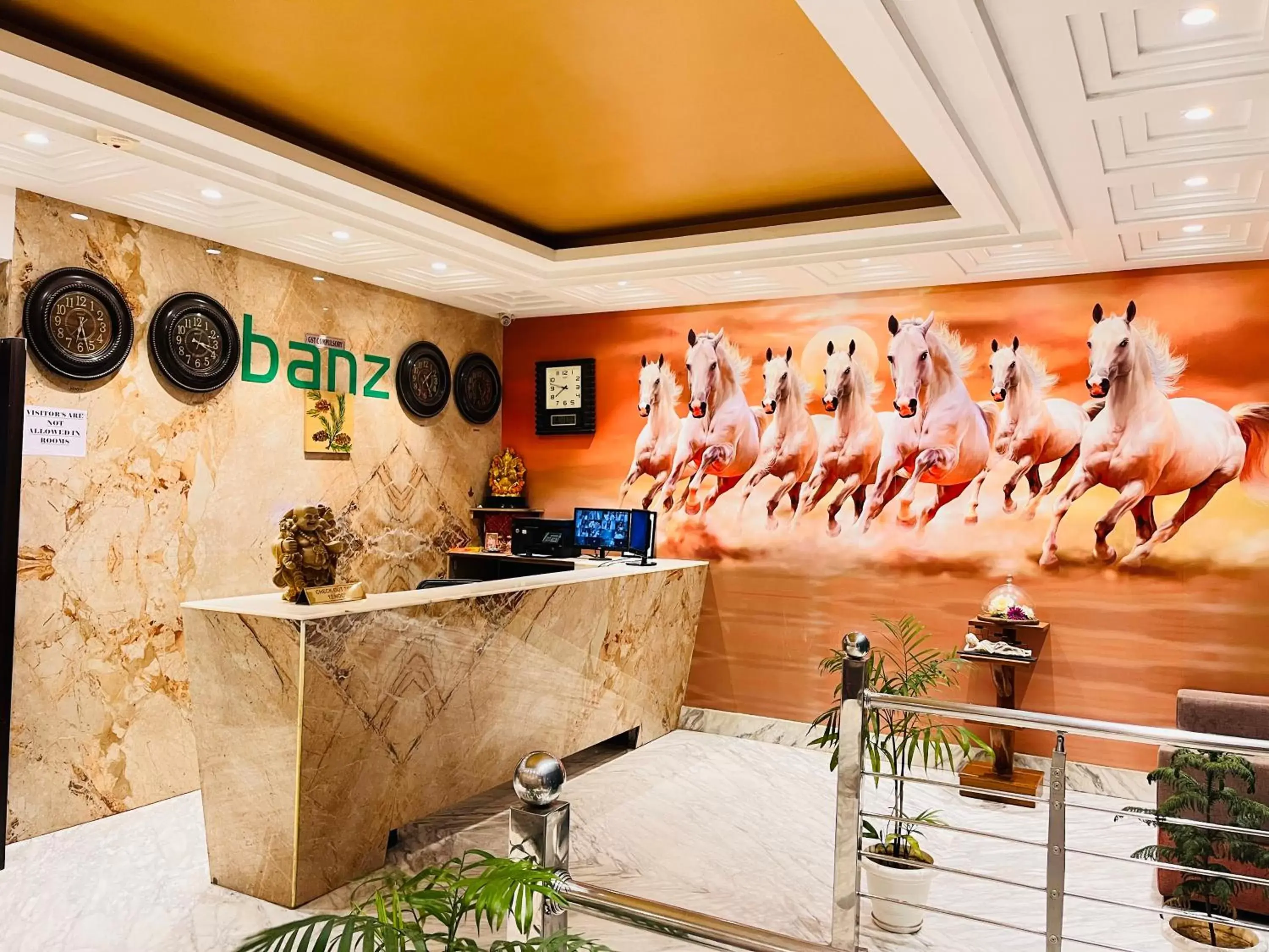 Lobby or reception in Hotel Banz - Near Delhi International Airport