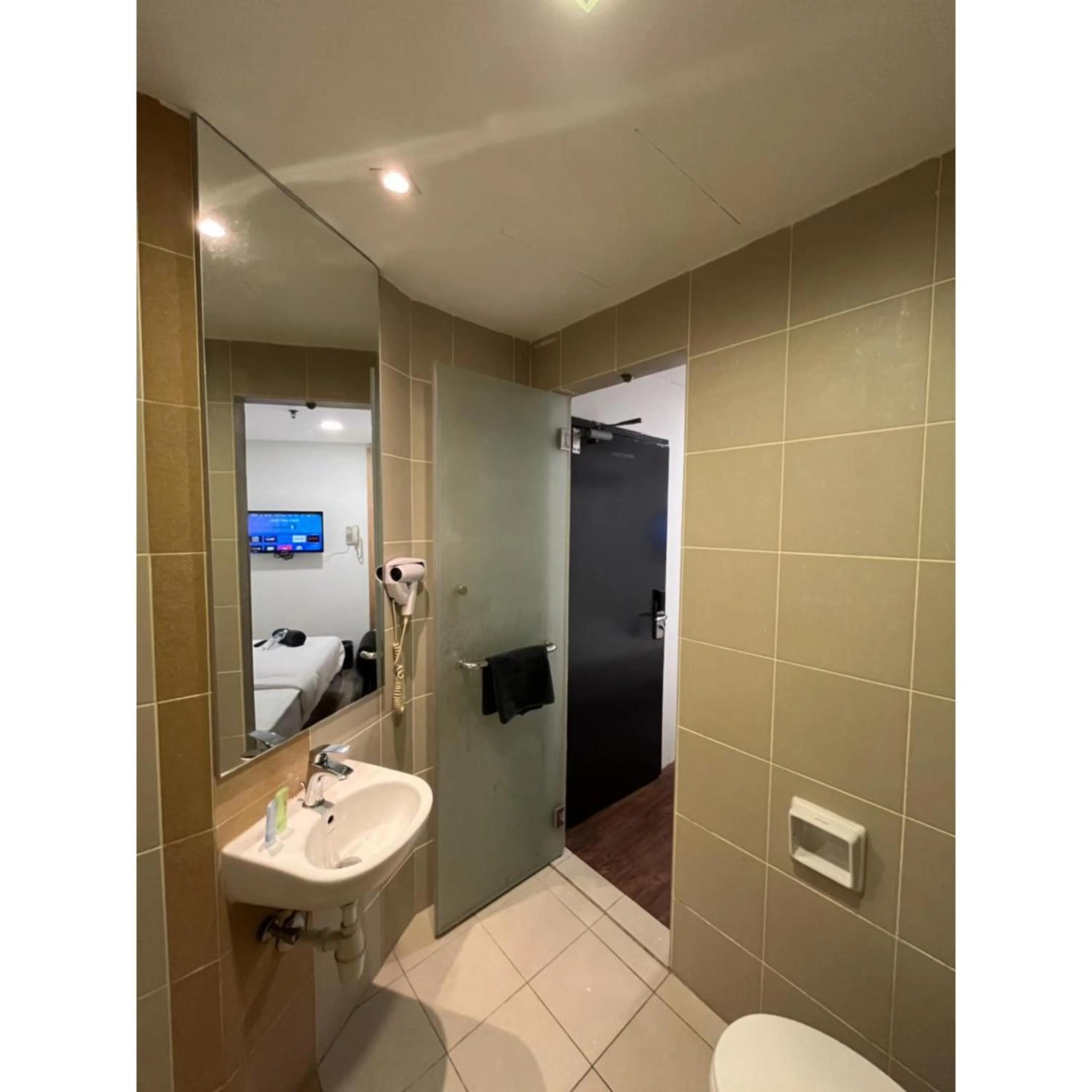 Bathroom in Sandpiper Hotel Kuala Lumpur