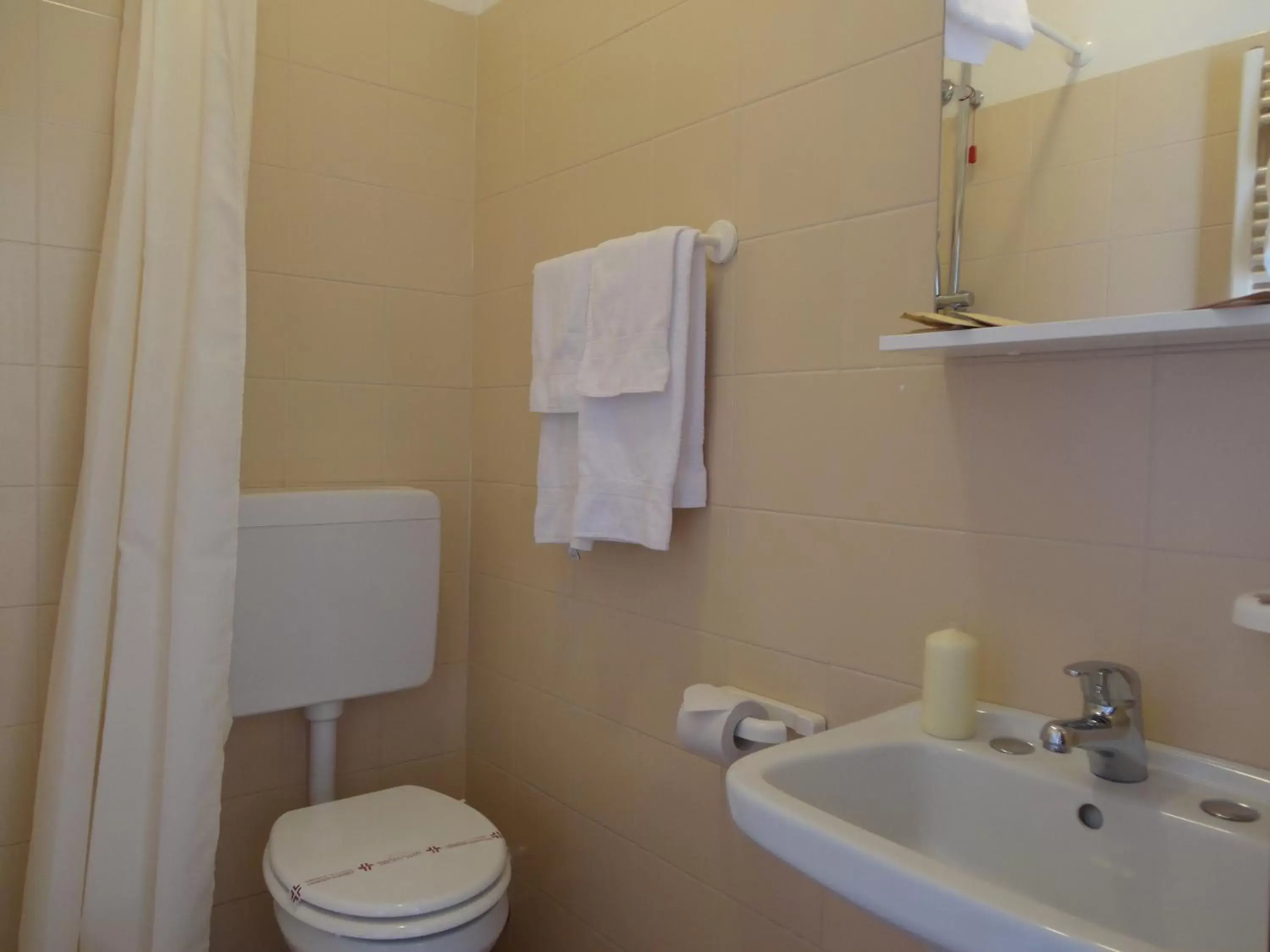 Toilet, Bathroom in Hotel Sacro Cuore