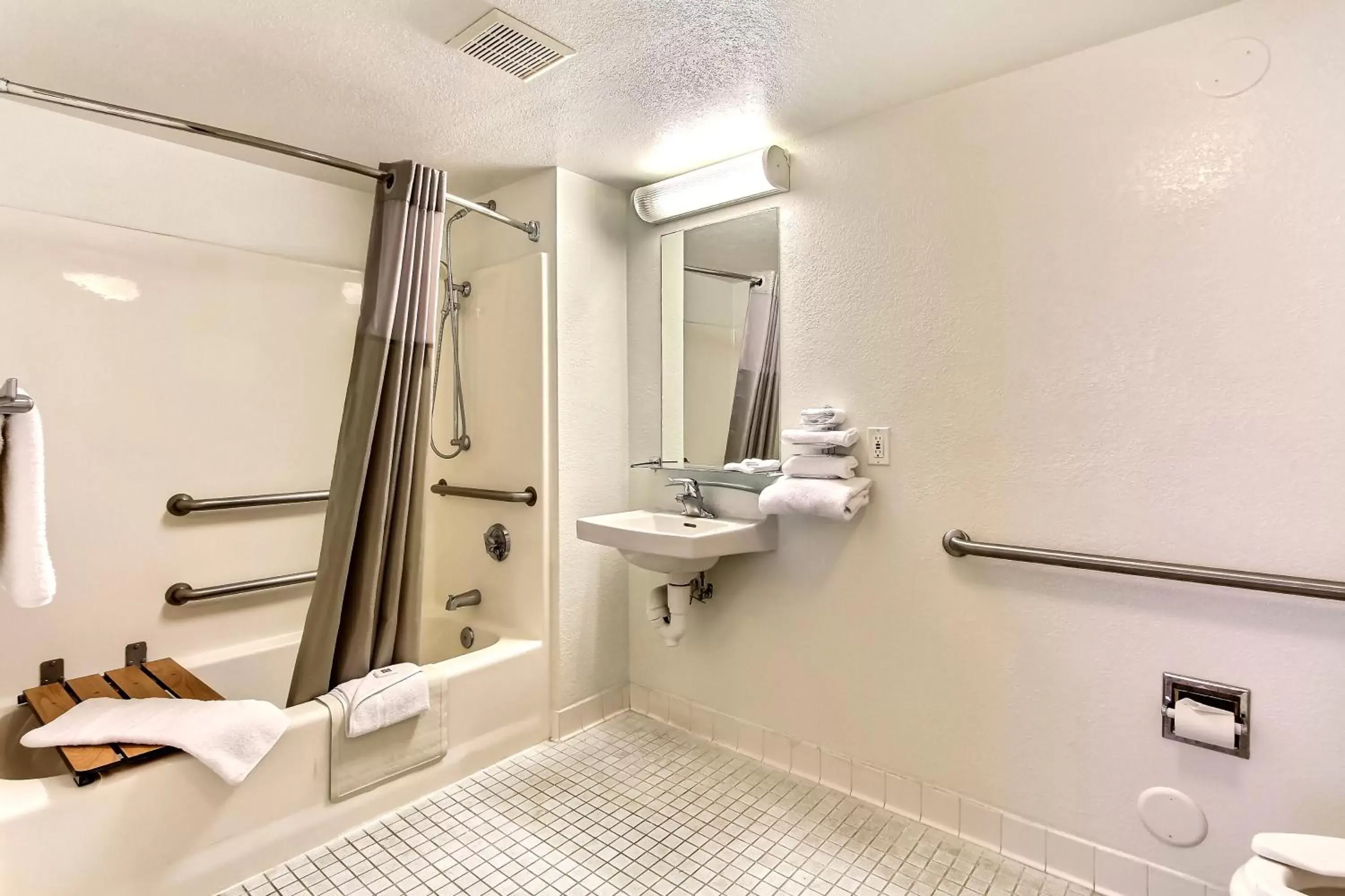 Bathroom in Motel 6-Salinas, CA - North Monterey Area