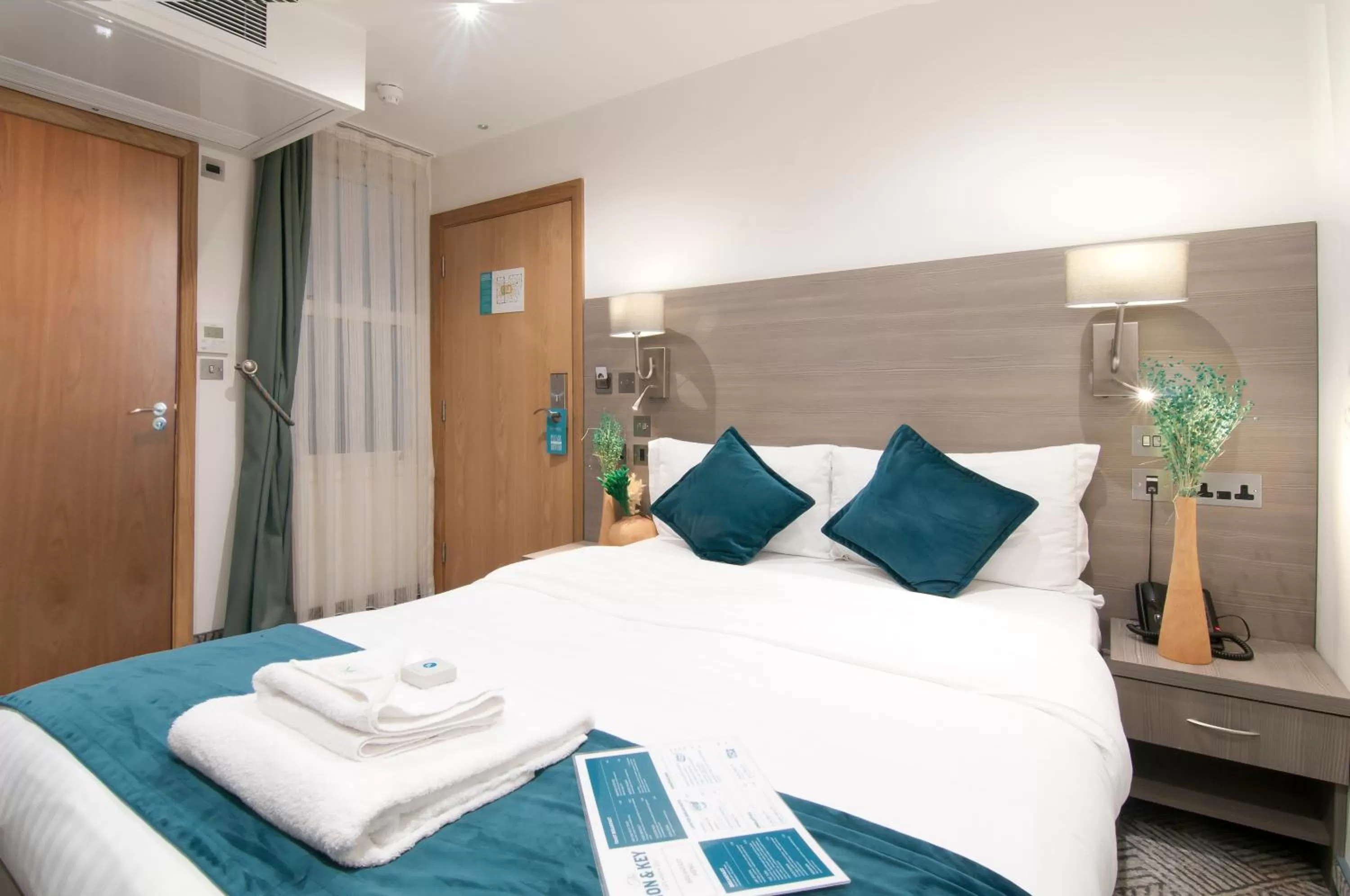 Bed in The Lion & Key Hotel