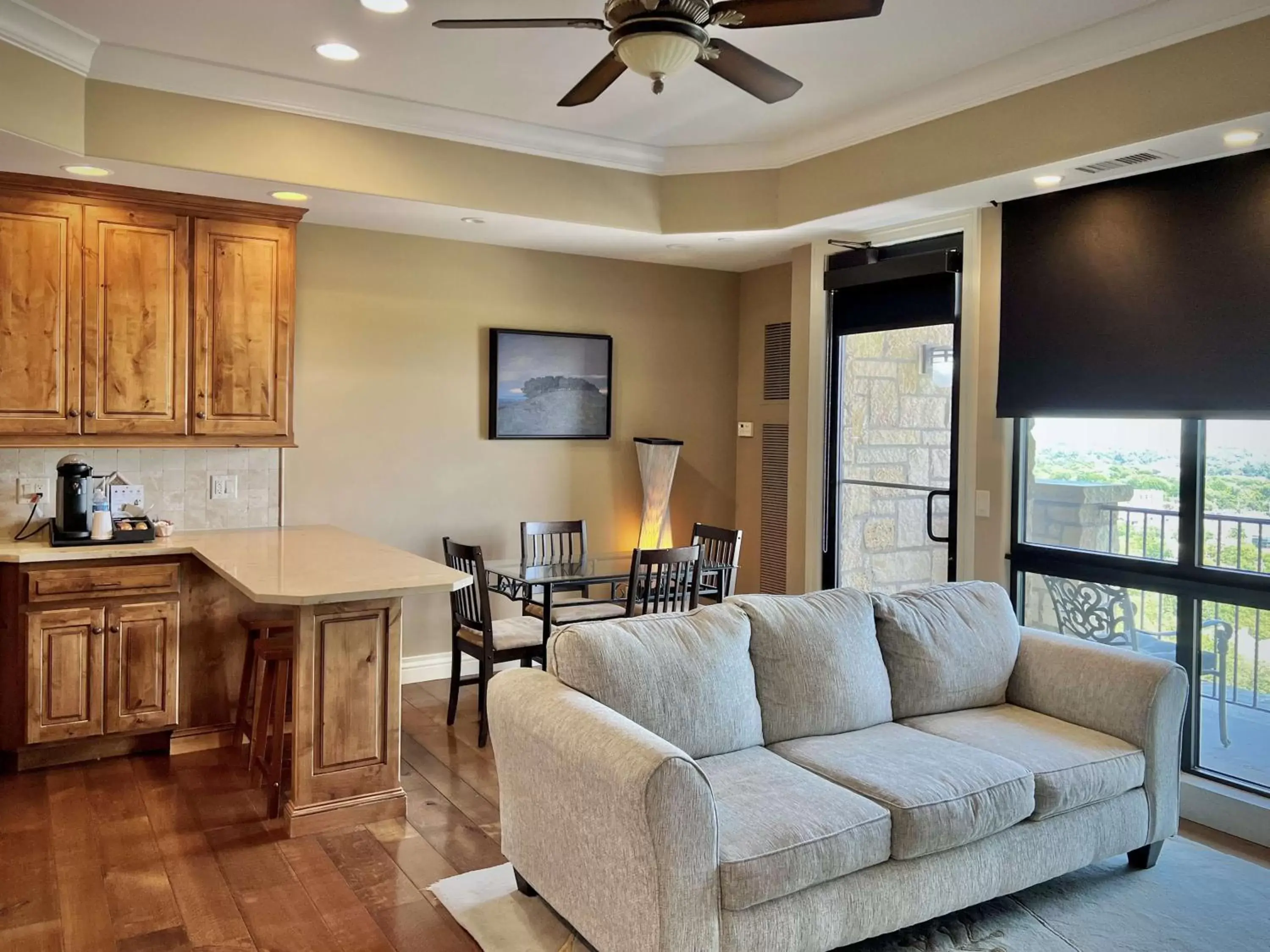 Living room, Seating Area in The Oread Lawrence, Tapestry Collection by Hilton