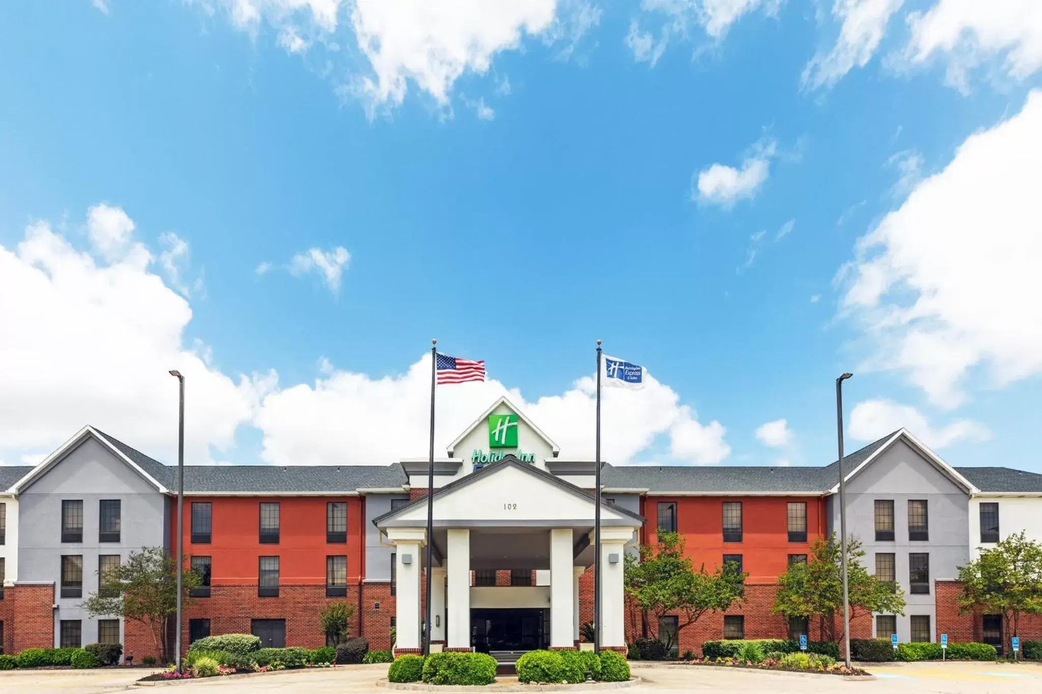 Property Building in Holiday Inn Express & Suites Sulphur - Lake Charles, an IHG Hotel