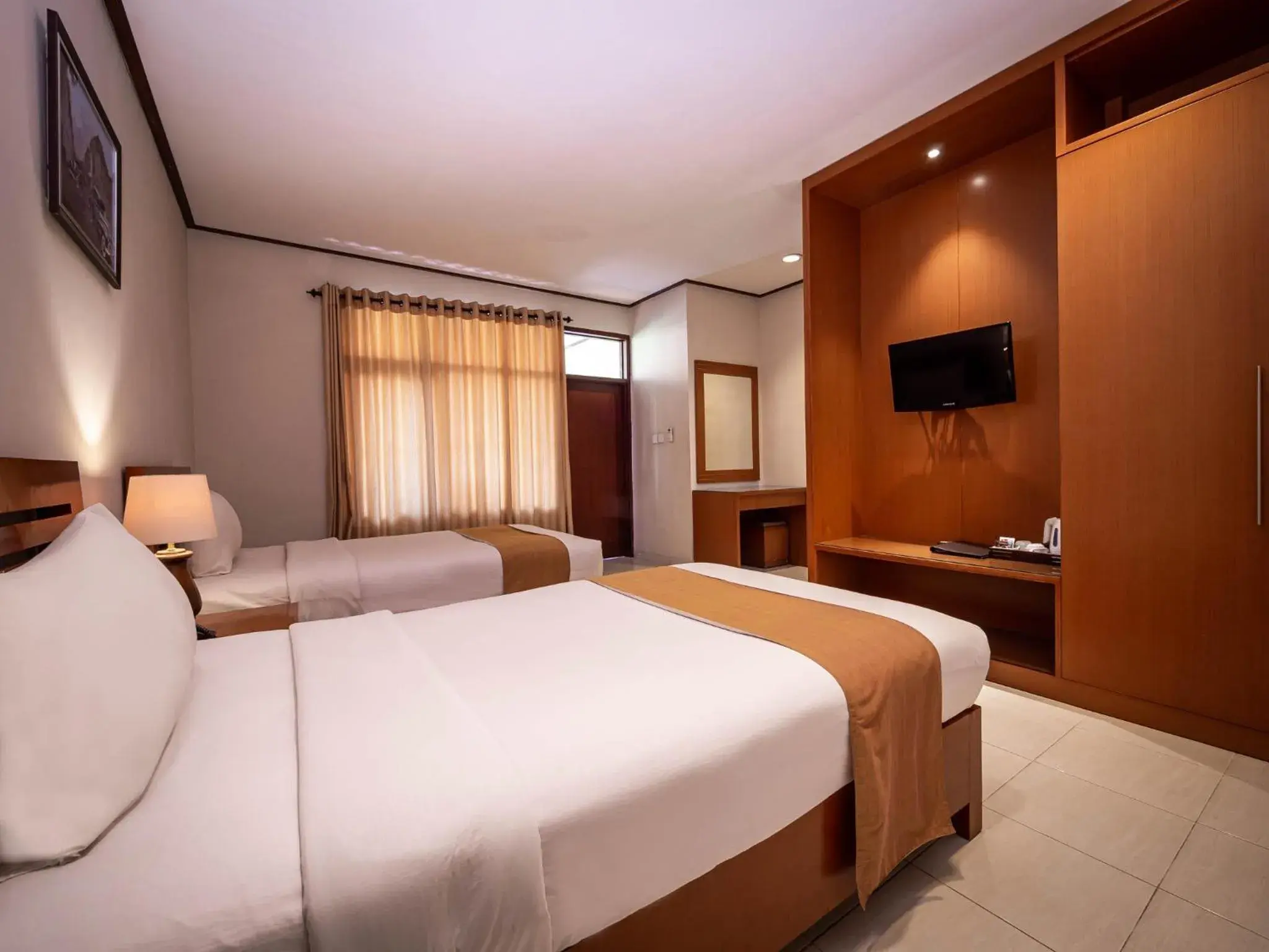 Garden, Bed in Yulia Beach Inn Kuta Garden, Bed in Yulia Beach Inn Kuta