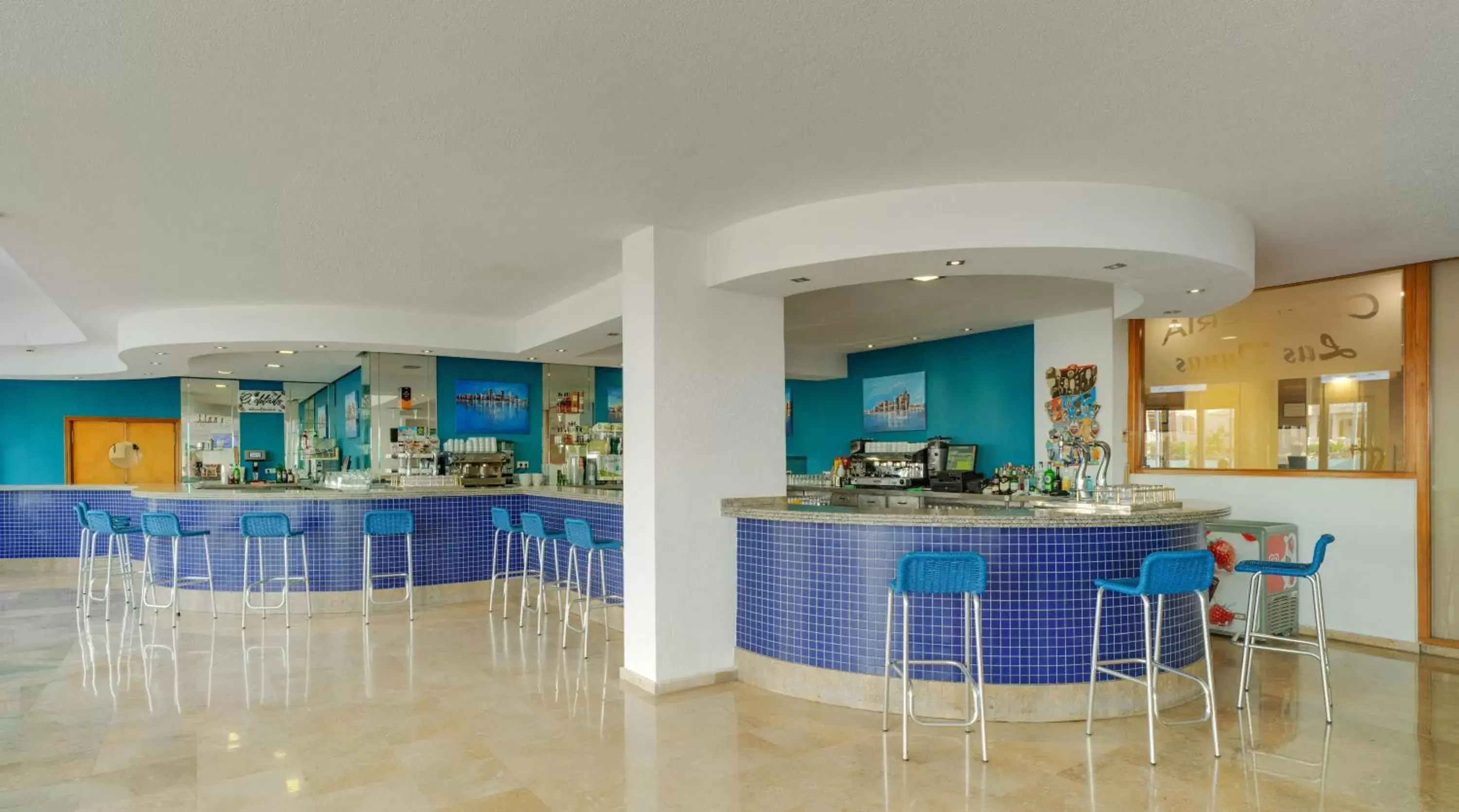 Lounge or bar in Hotel Playas de Guardamar