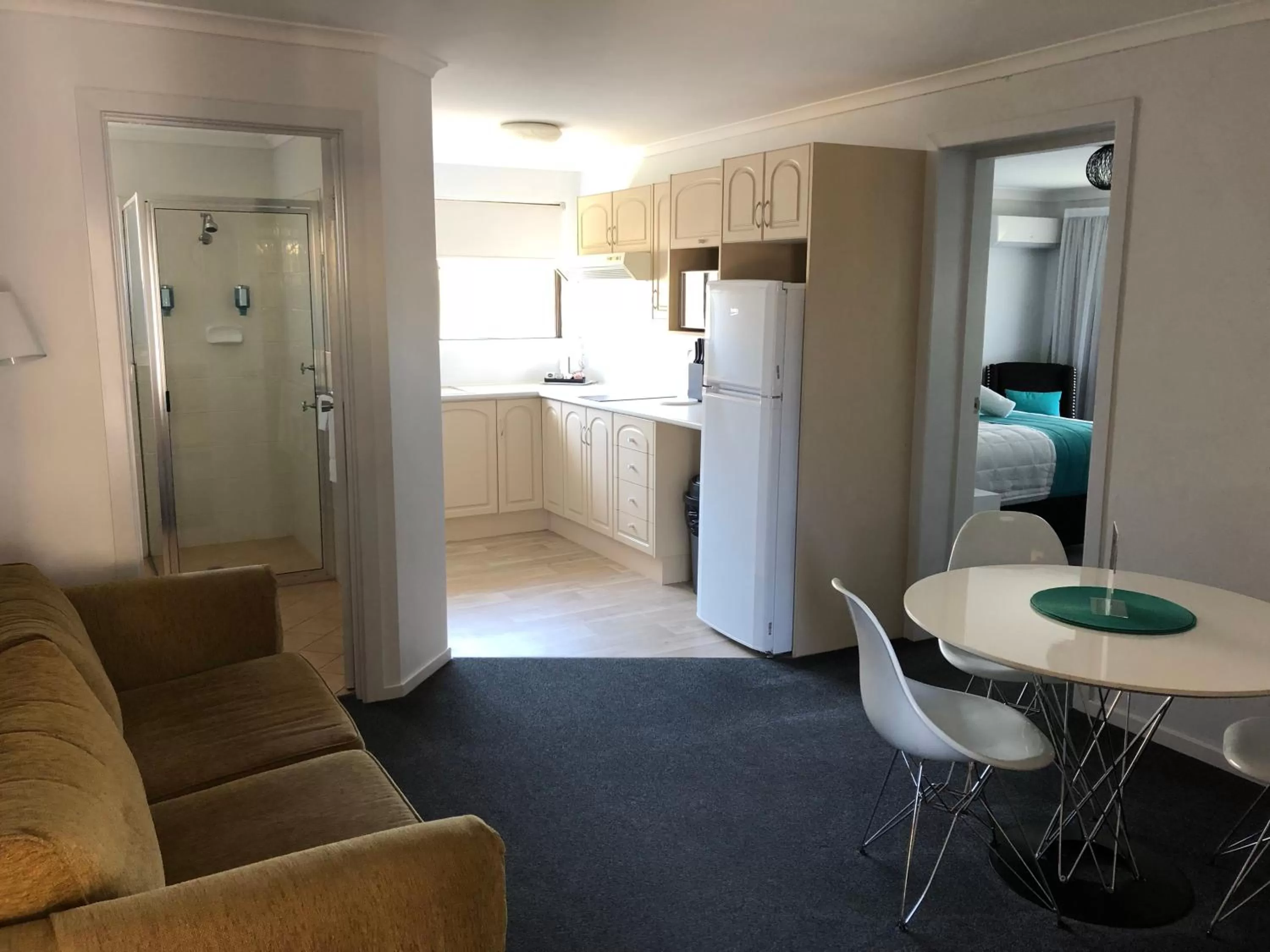 TV and multimedia in Araluen Motor Lodge