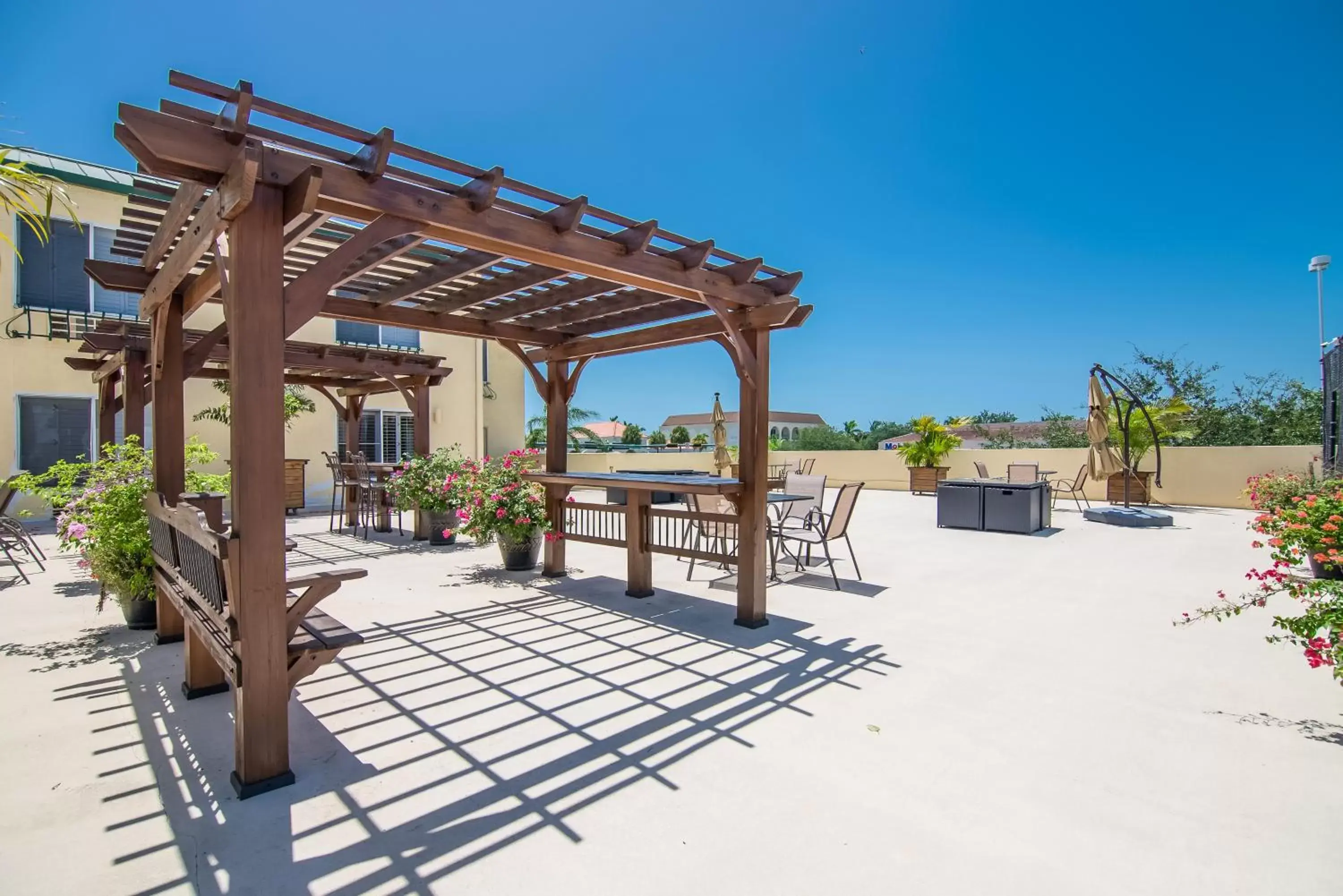 Patio in Naples Park Central Hotel