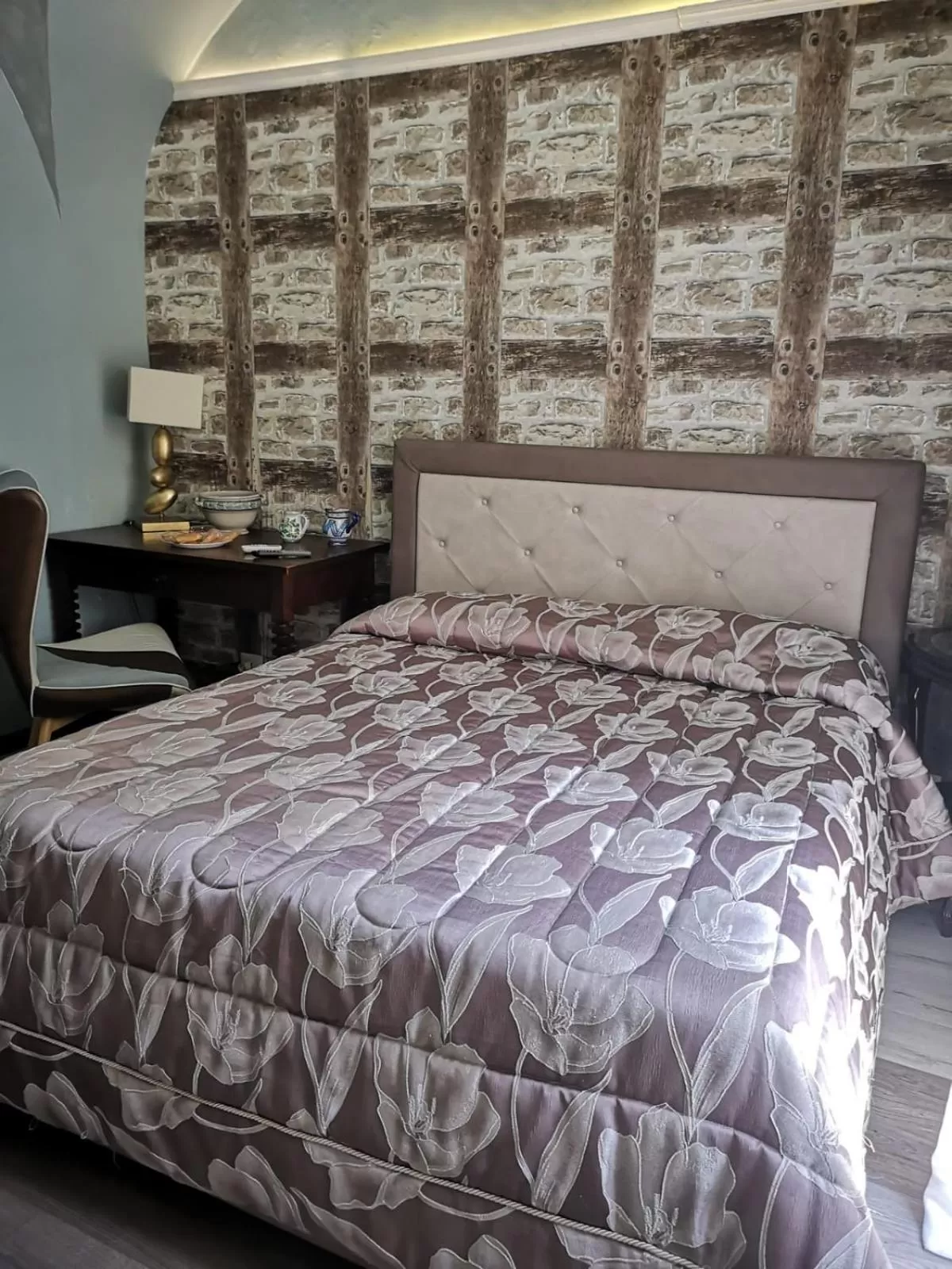 Photo of the whole room, Bed in Hotel Sangiuliano 132 centro storico Catania