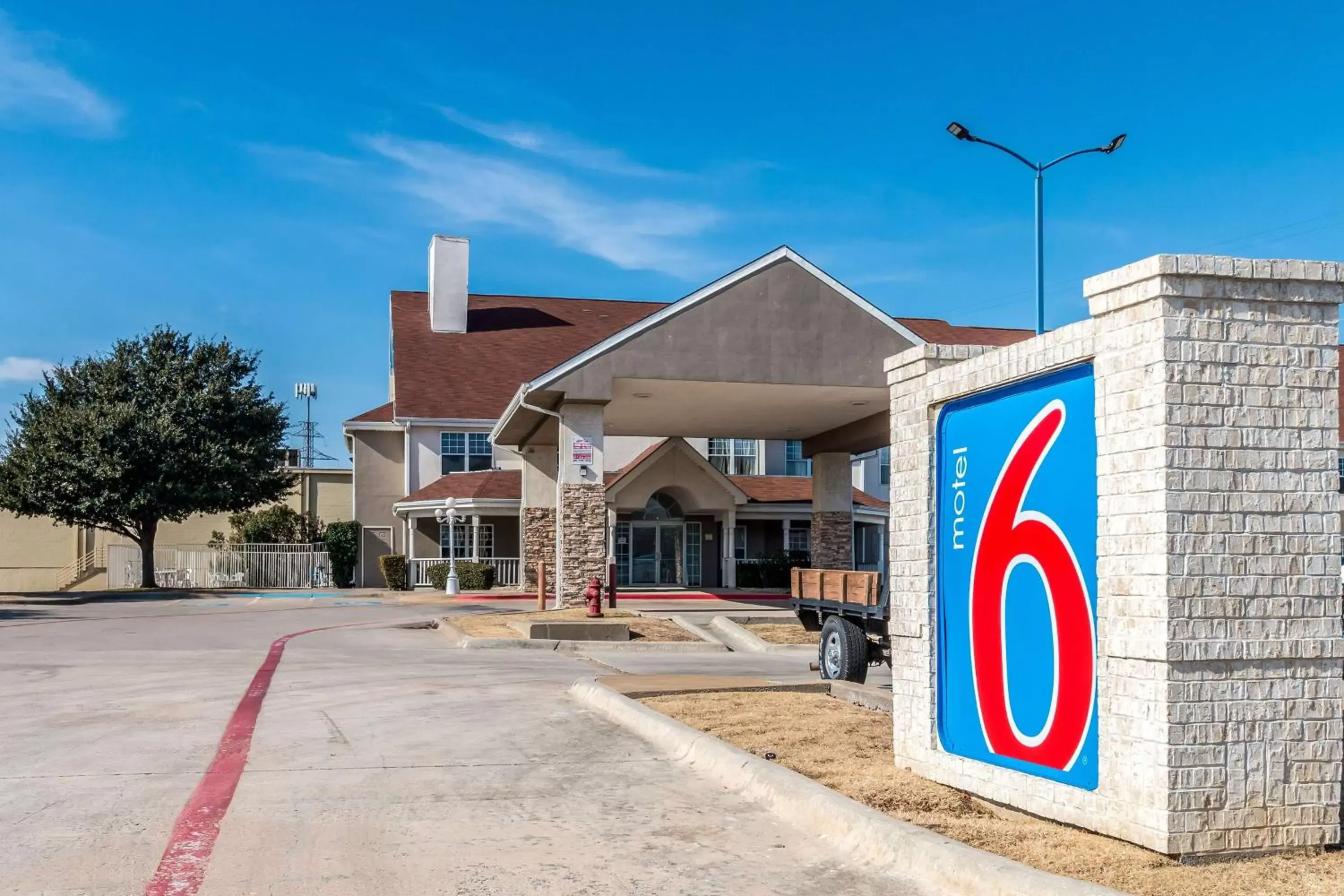 Property Building in Motel 6-North Richland Hills, TX - NE Fort Worth