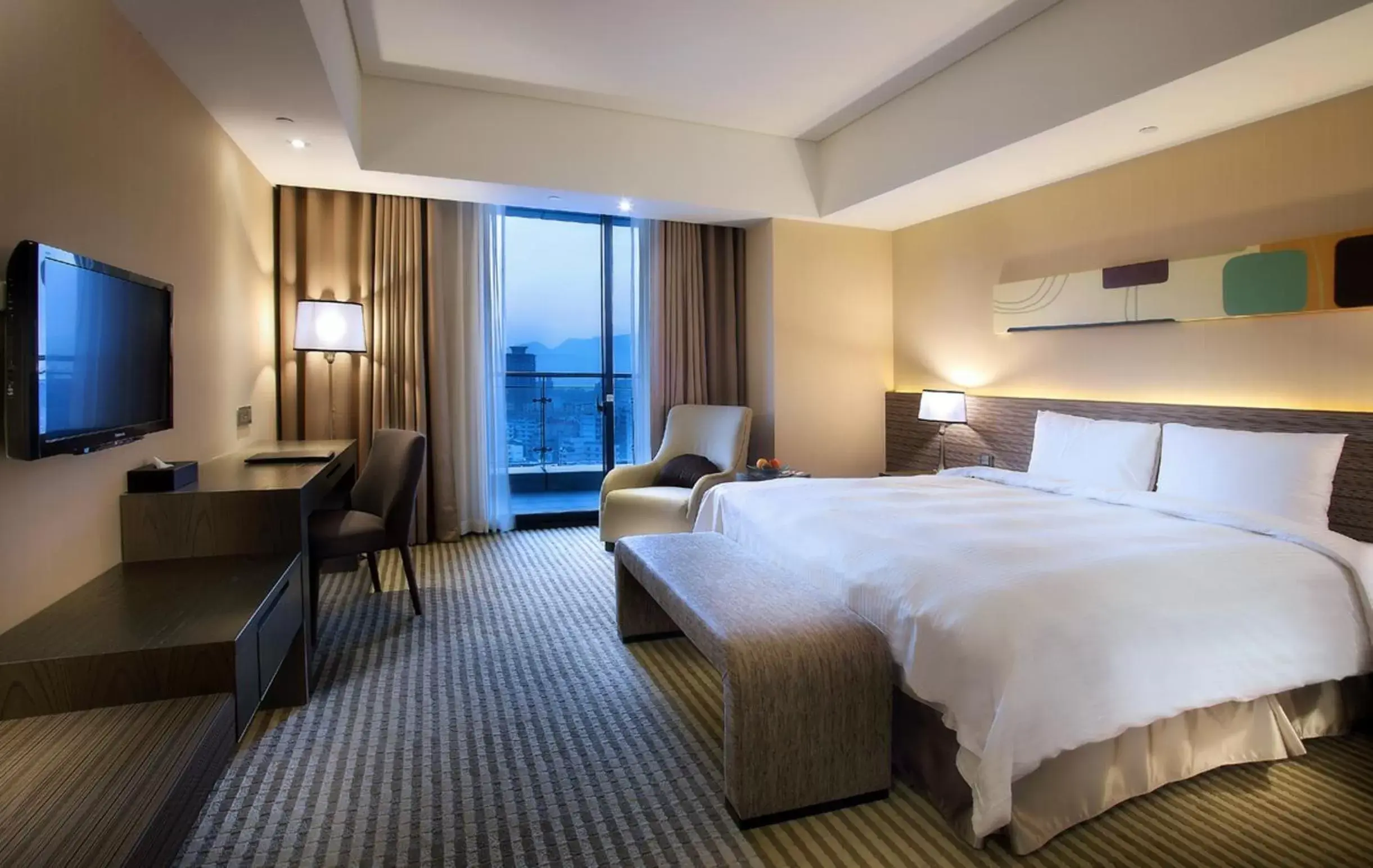 Bed in Park City Hotel - Luzhou Taipei