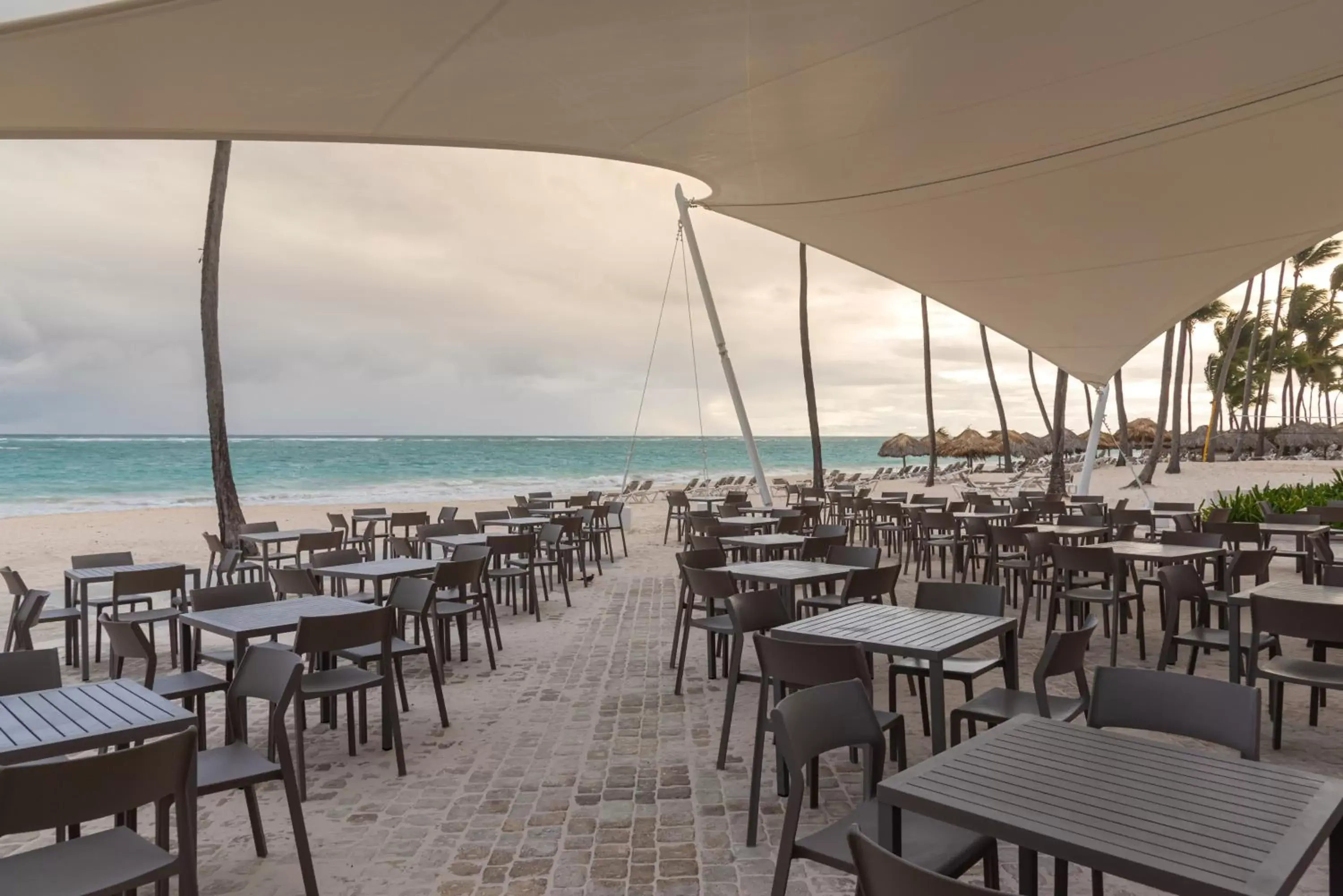 Patio, Restaurant/Places to Eat in Princess Family Club Bavaro - All Inclusive