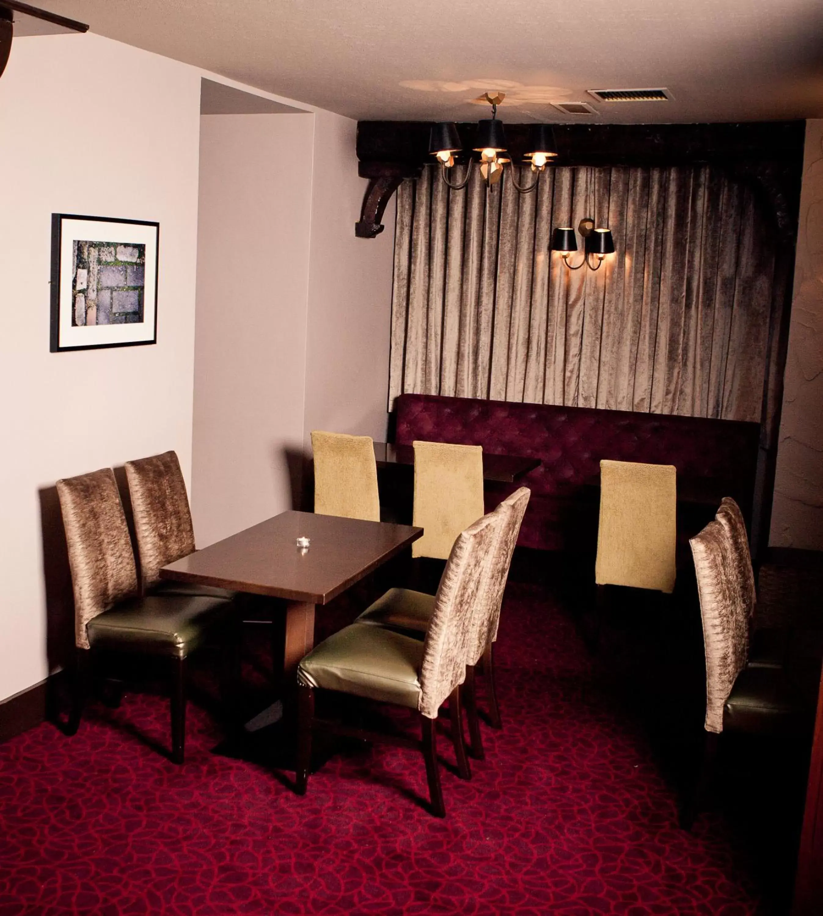 Restaurant/places to eat, Lounge/Bar in Darnley Lodge Hotel