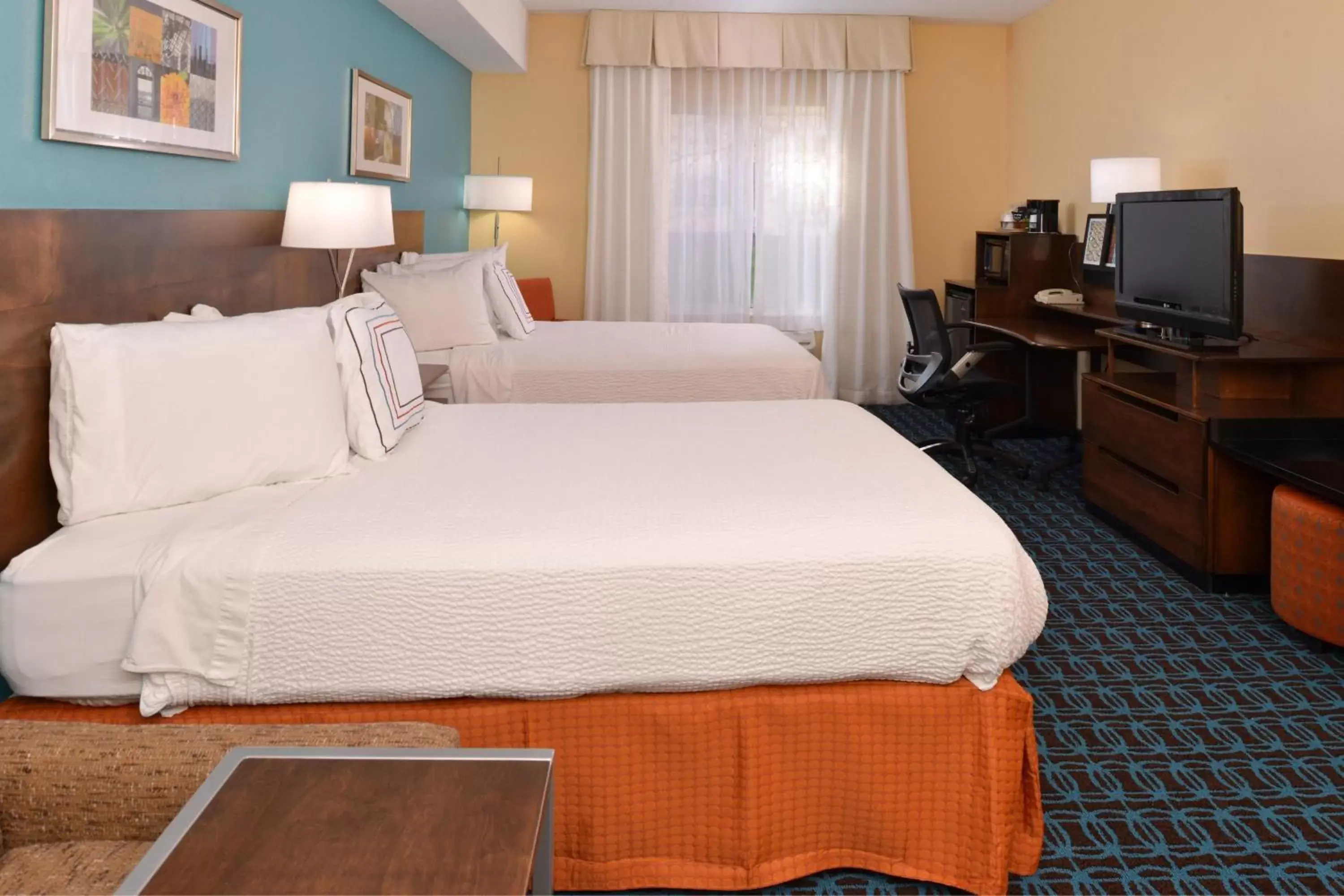 Photo of the whole room, Bed in Fairfield Inn and Suites by Marriott Dayton Troy