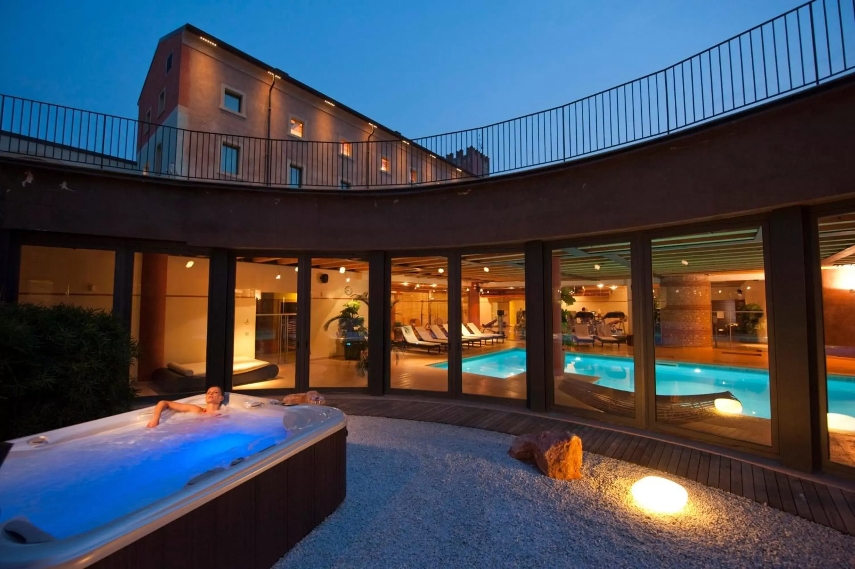 Facade/entrance, Swimming Pool in Hotel Veronesi La Torre