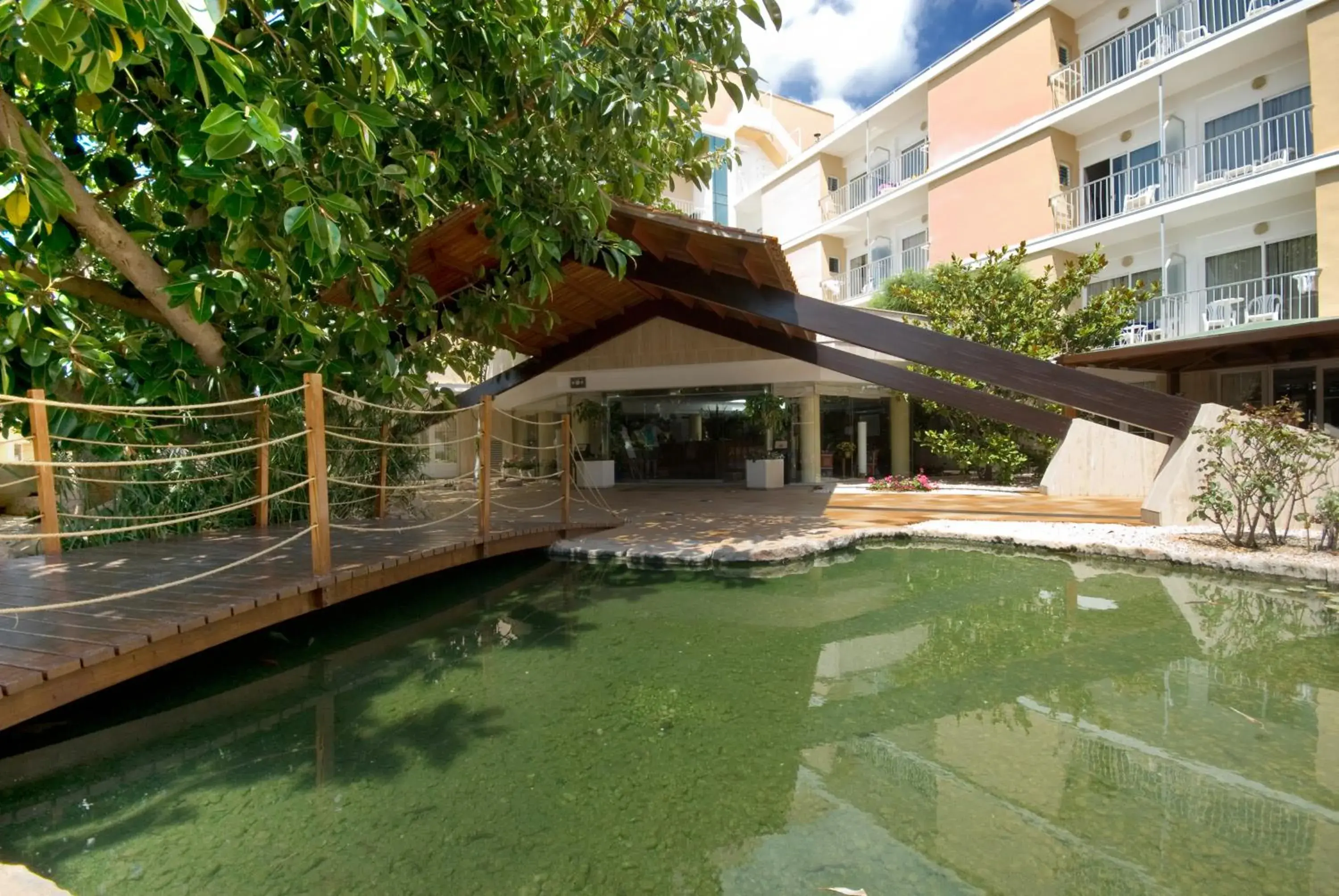 Lobby or reception, Swimming Pool in Hotel Capricho