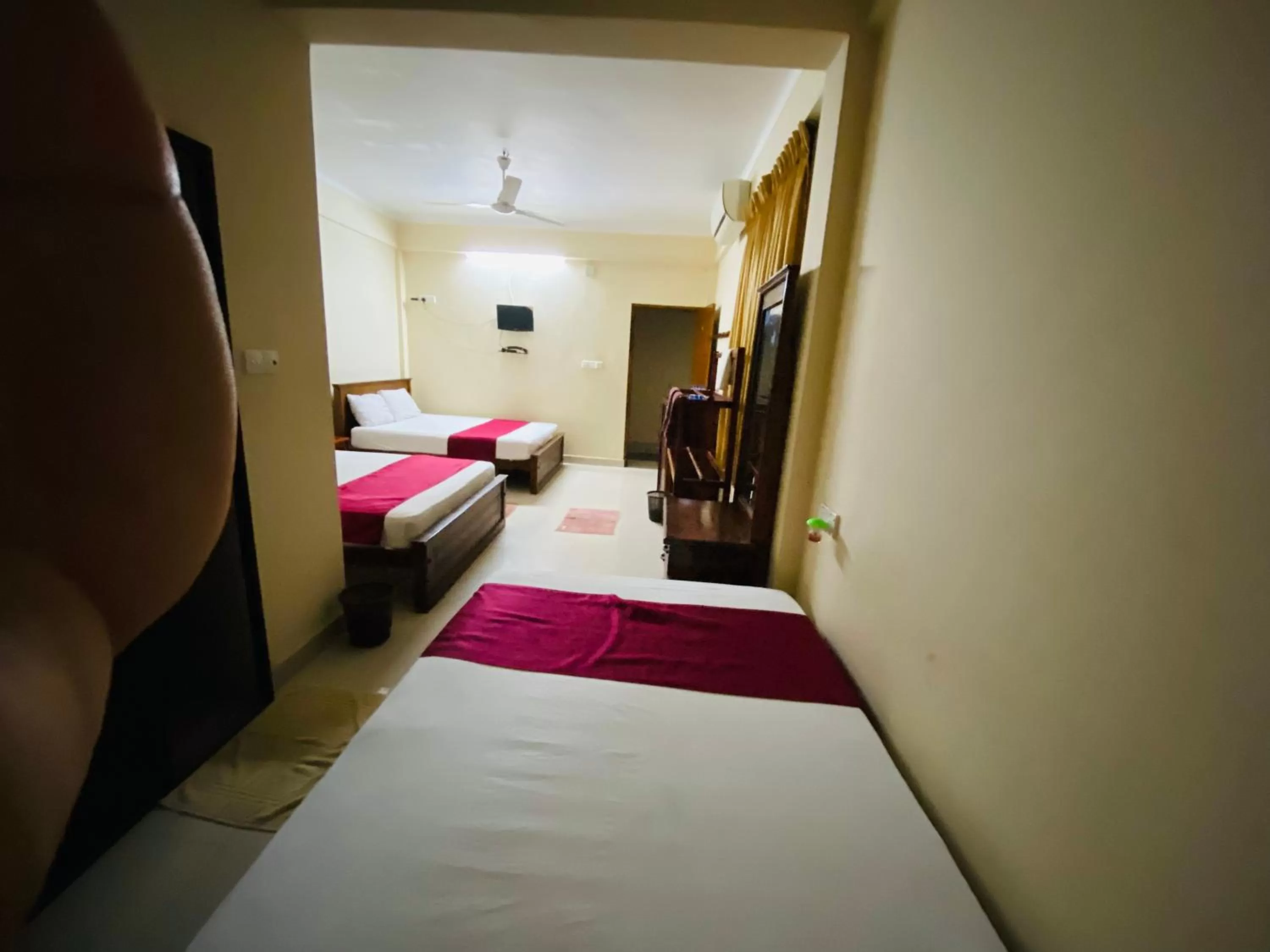 Bed in Yal's Town Inn