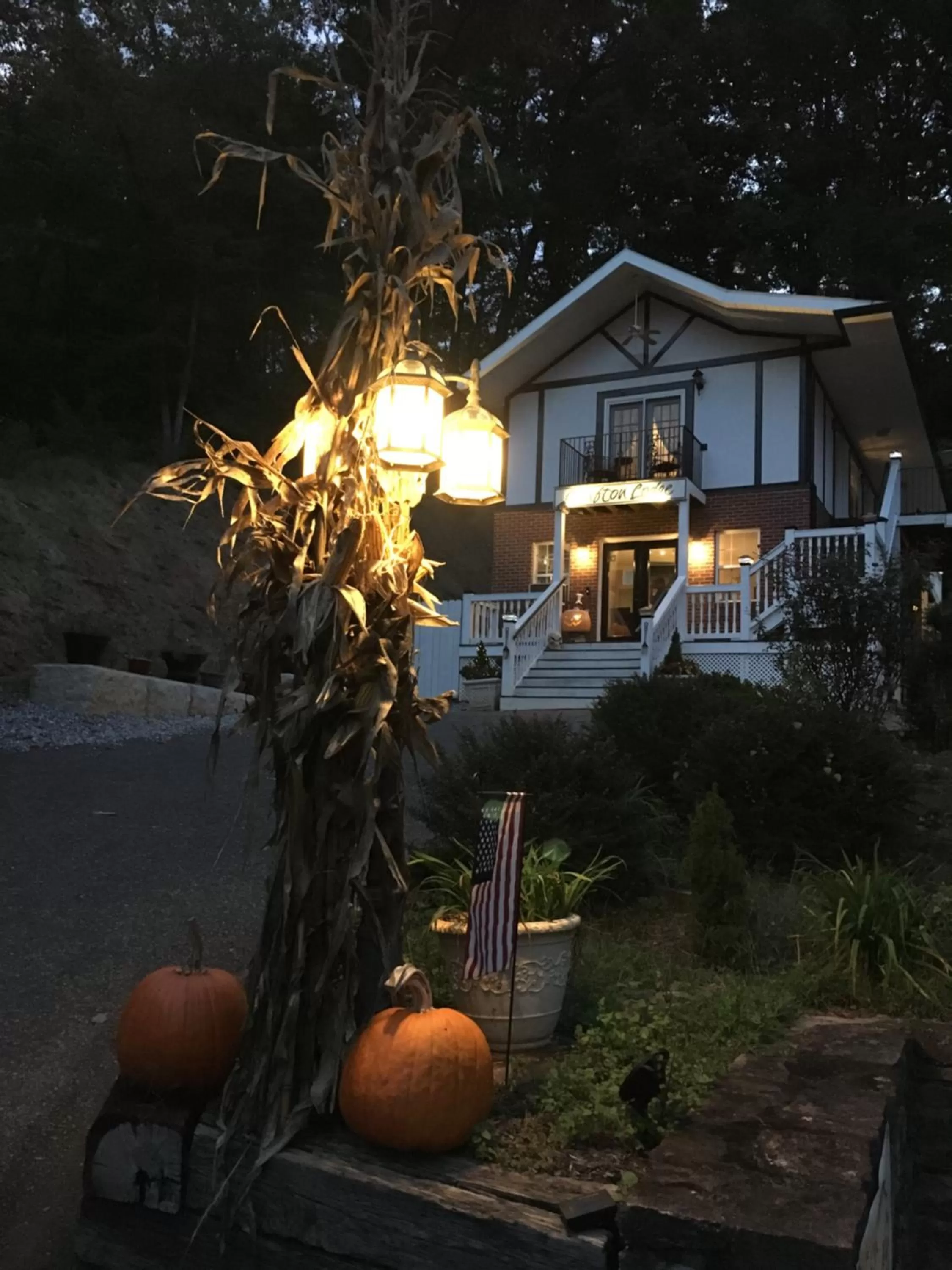 Facade/entrance, Property Building in Grafton Lodge