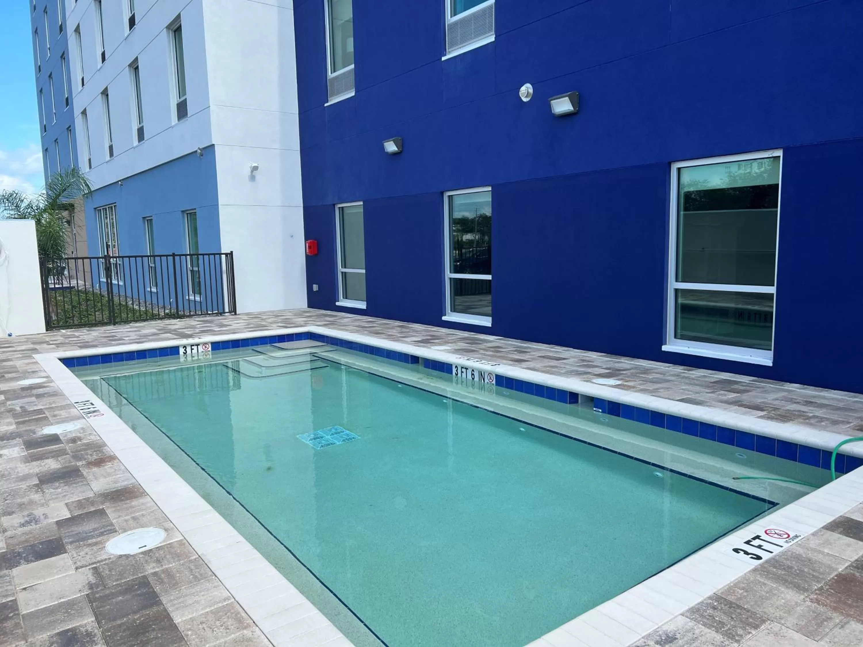 Swimming pool in Comfort Inn & Suites New Port Richey Downtown District
