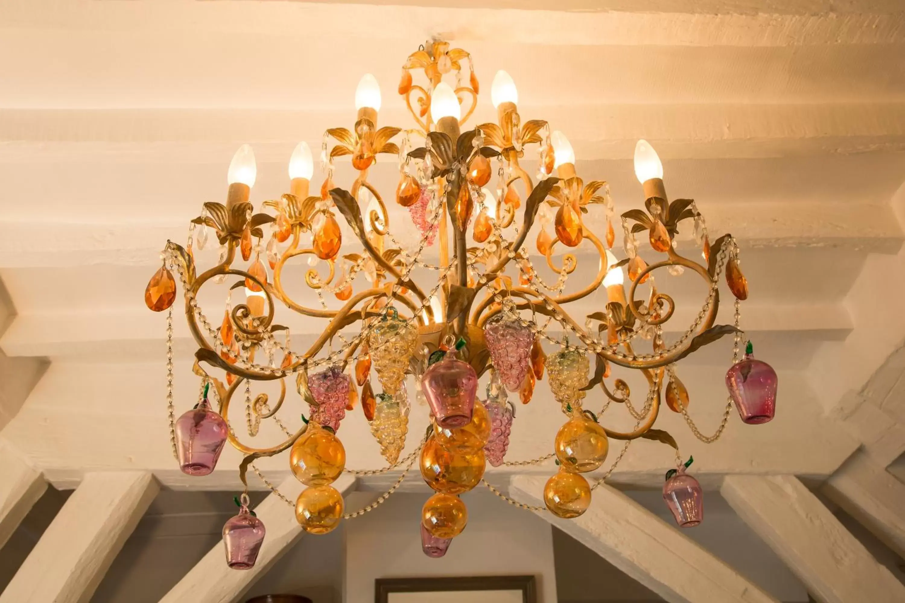 Decorative detail, Banquet Facilities in Chambres et Tables d'hôtes du Puits d'Athie
