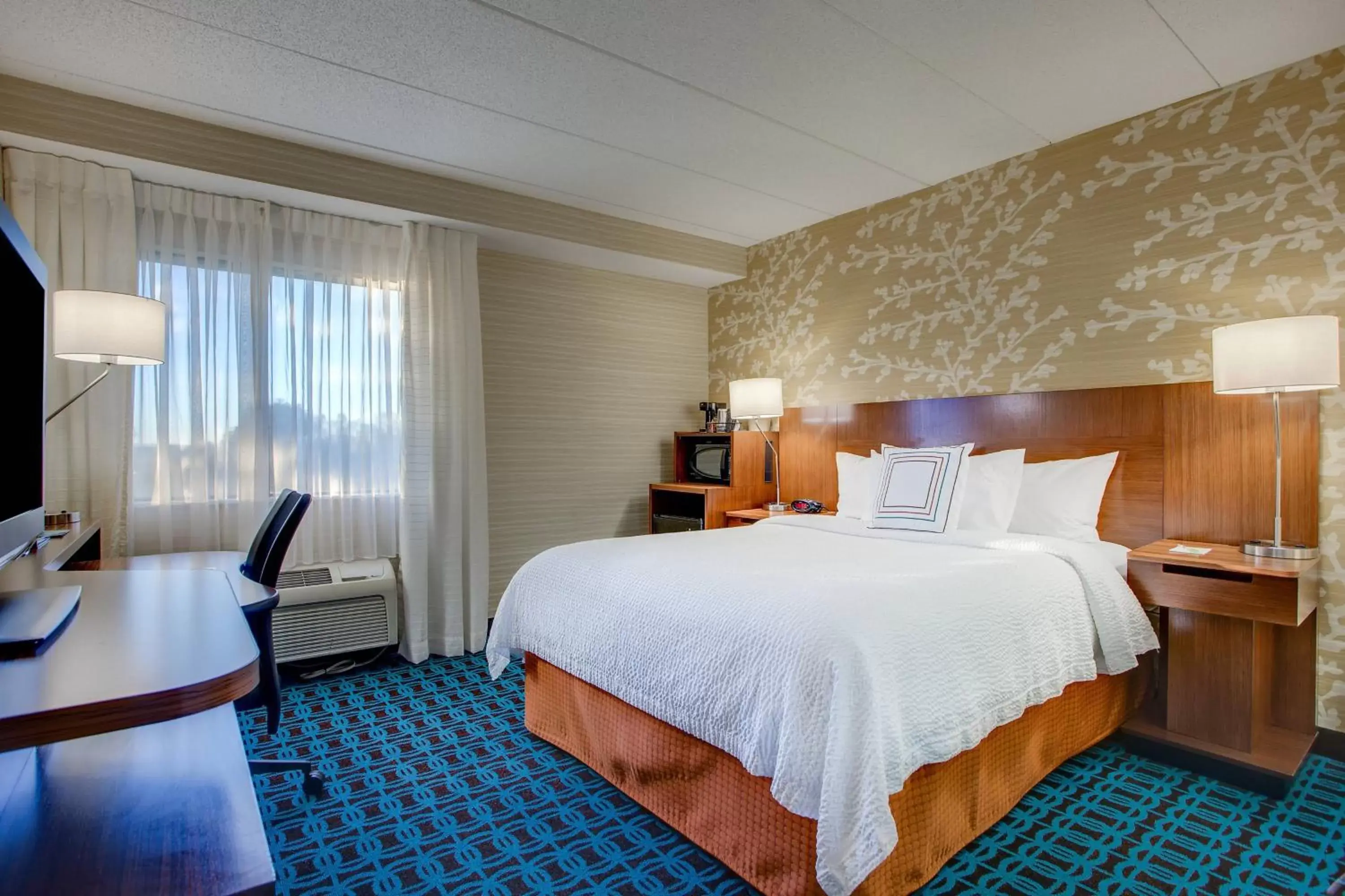 Photo of the whole room, Bed in Fairfield Inn by Marriott Burlington Williston