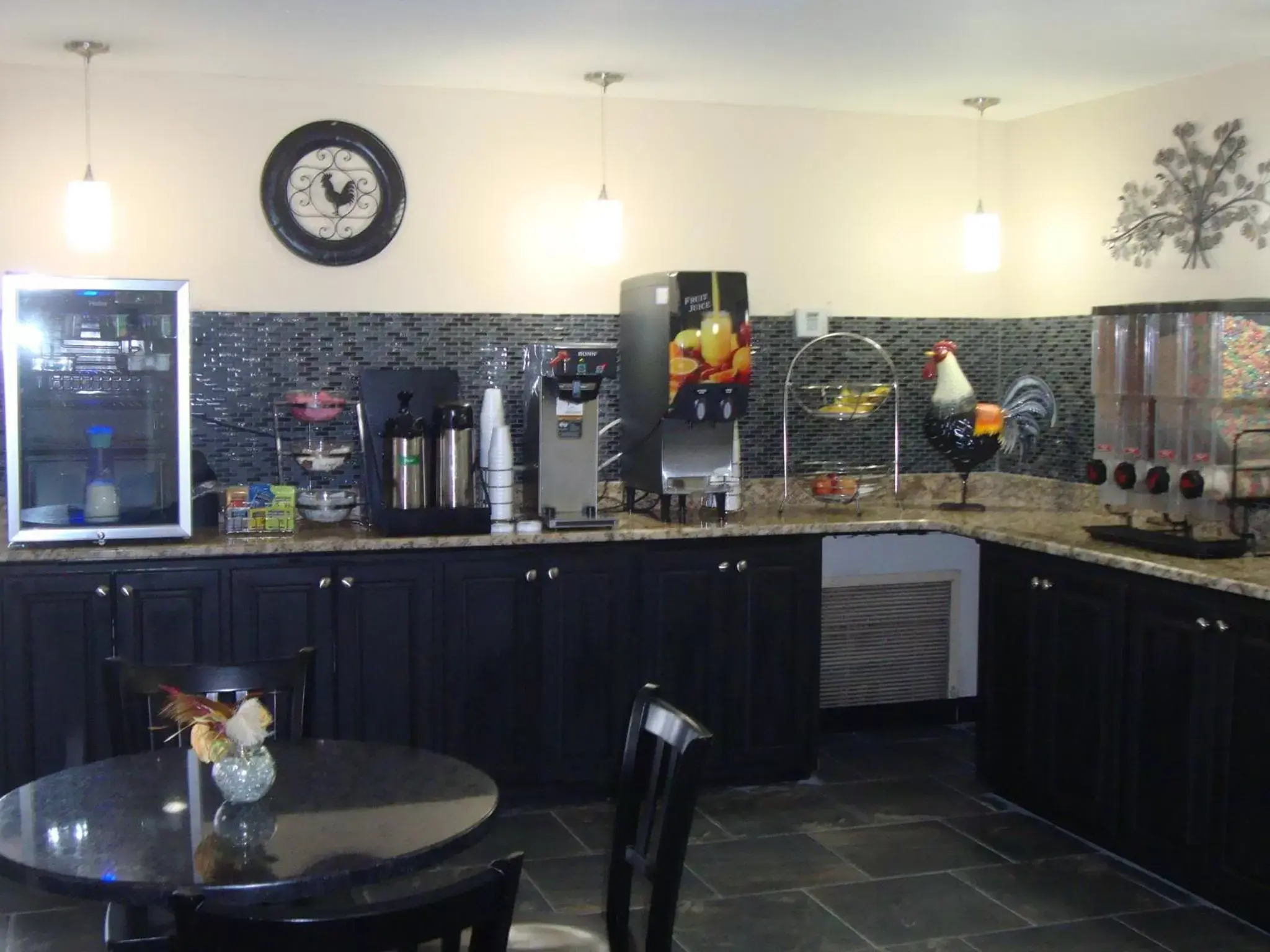 Lobby or reception, Restaurant/Places to Eat in Econo Lodge Inn and Suites - Jackson