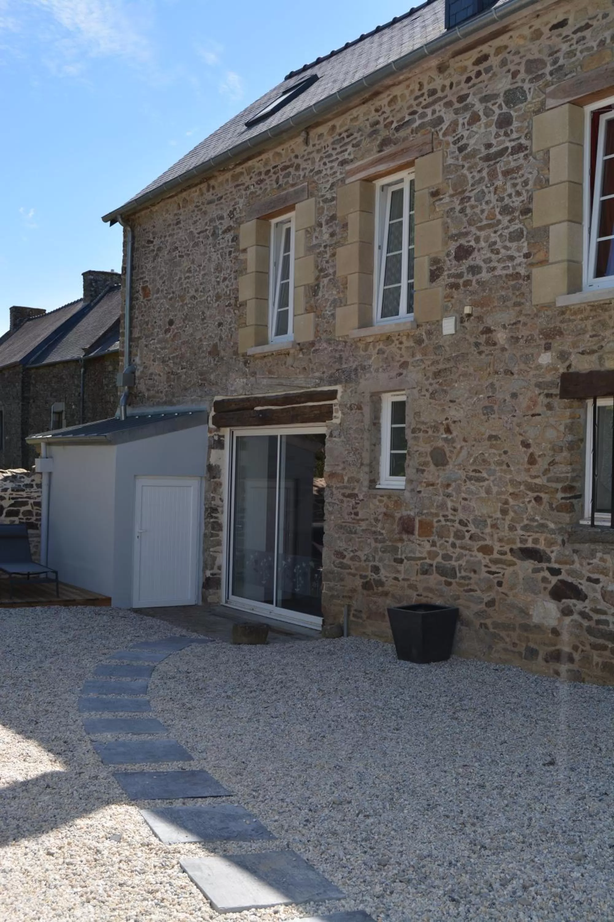 Facade/entrance, Property Building in Lebeau Repos