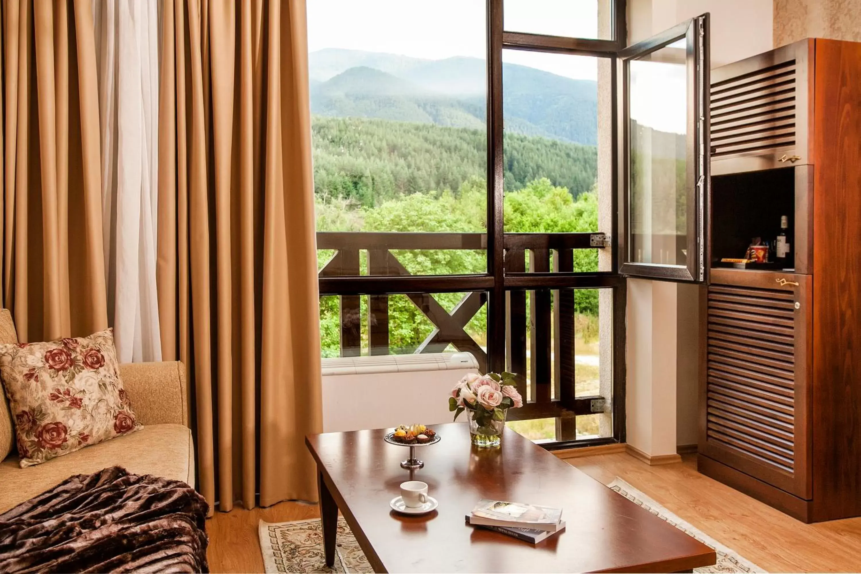Mountain View in Premier Luxury Mountain Resort