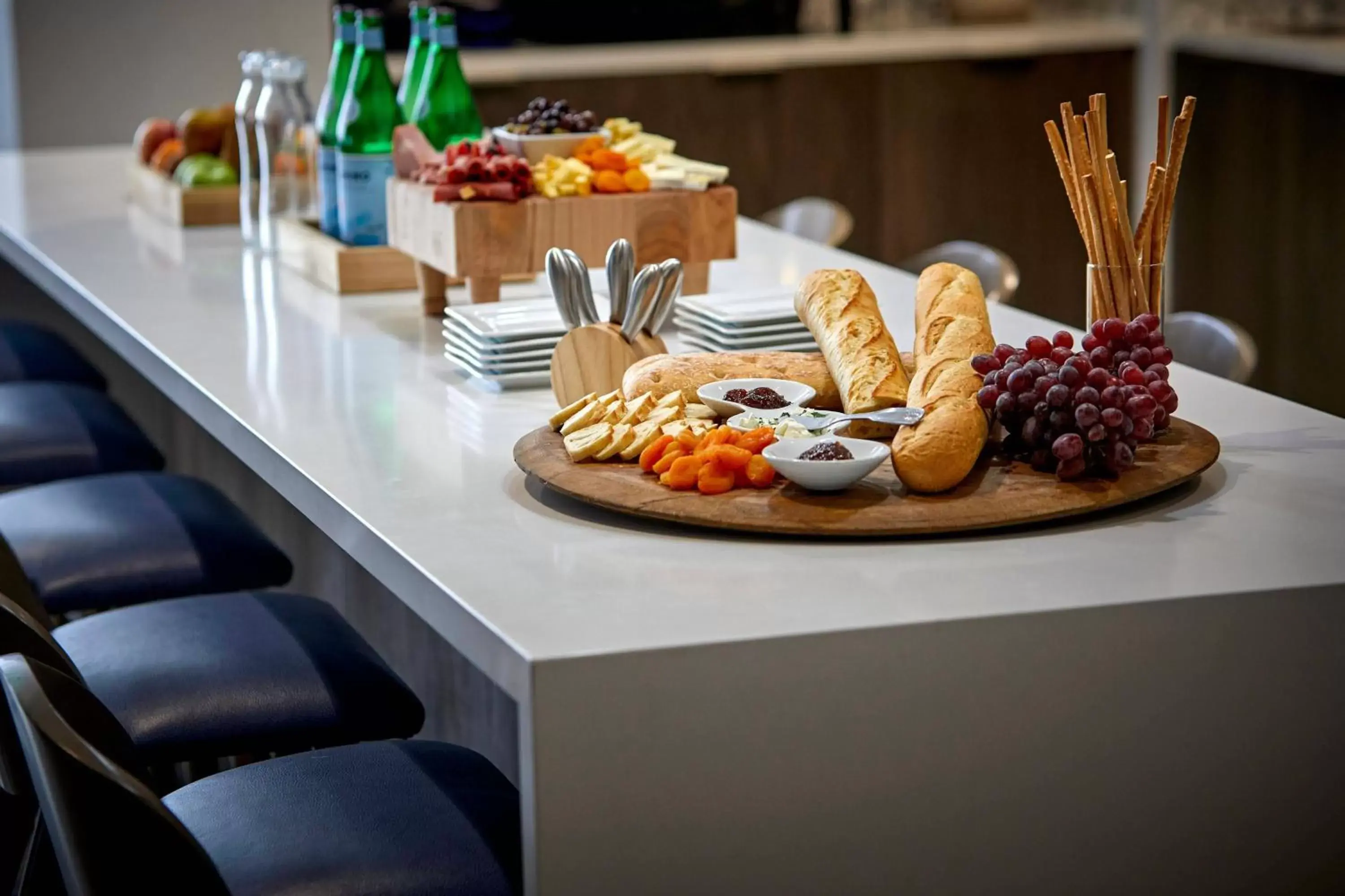 Lounge or bar in Ventura Beach Marriott