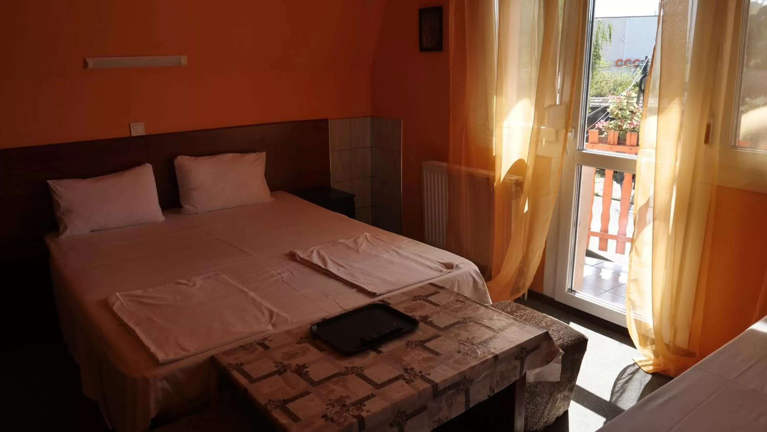 Property building, Bed in Attila Hotel