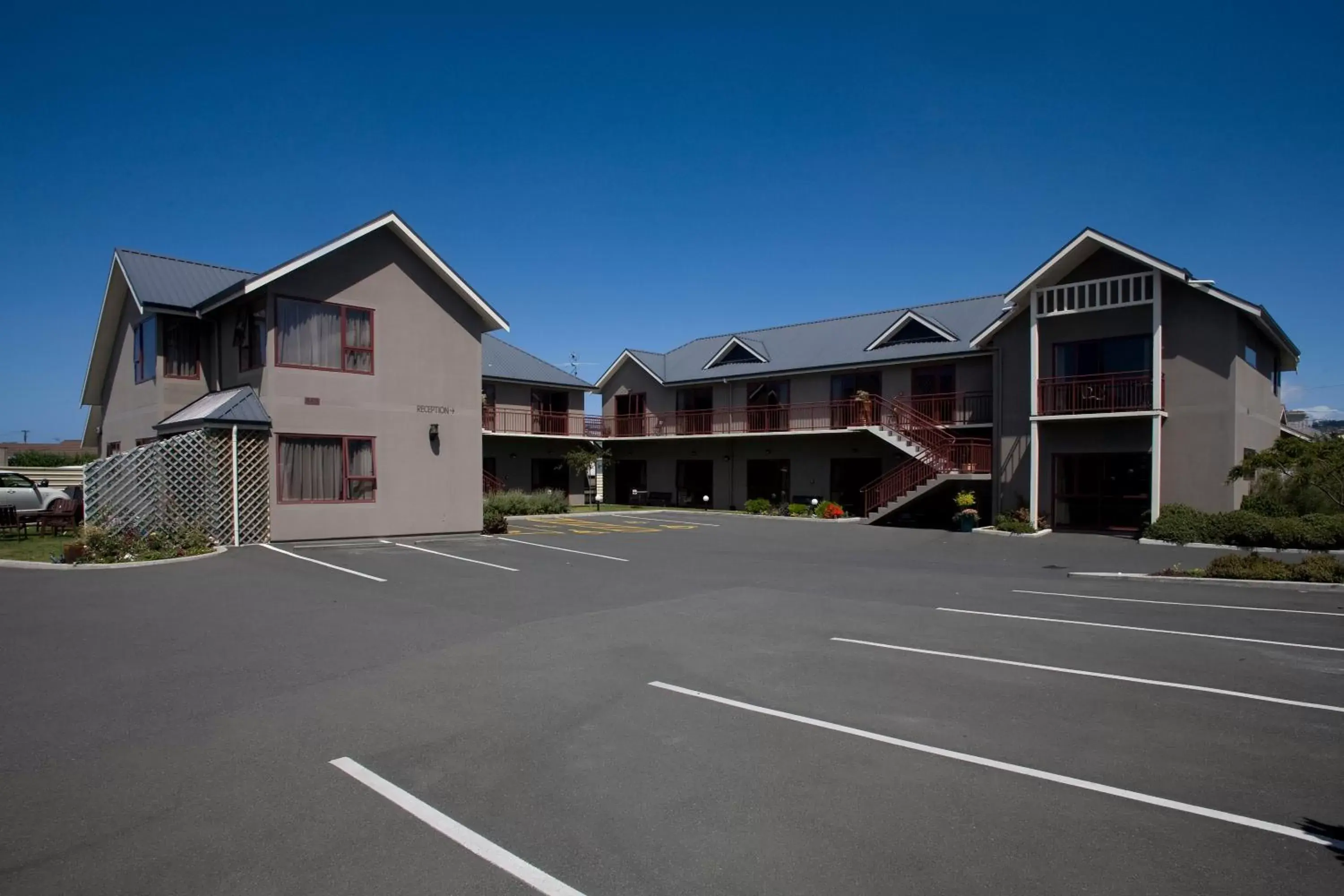 Facade/entrance, Property Building in 555 Motel Dunedin